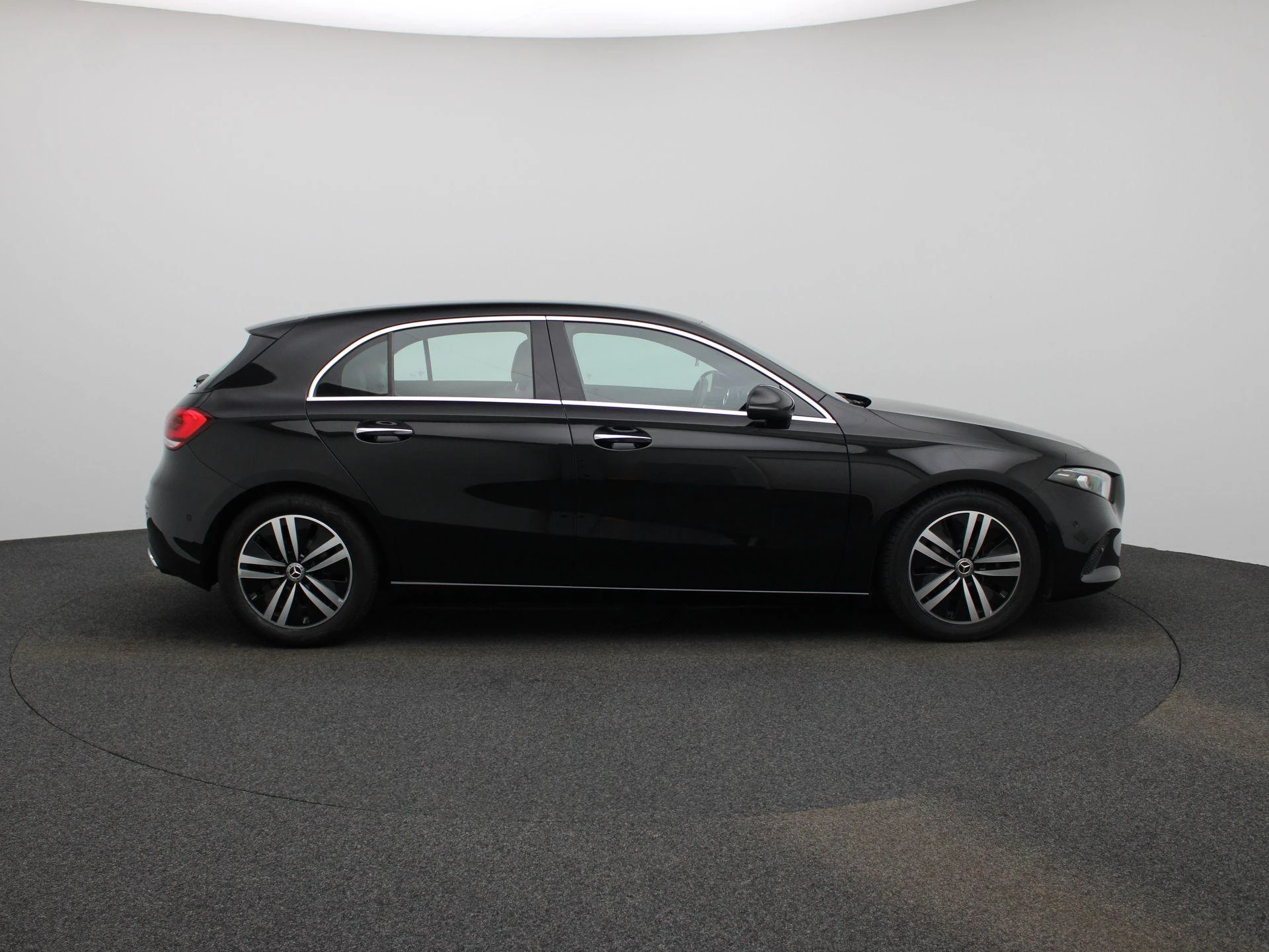Mercedes-Benz-A-Klasse-image-5