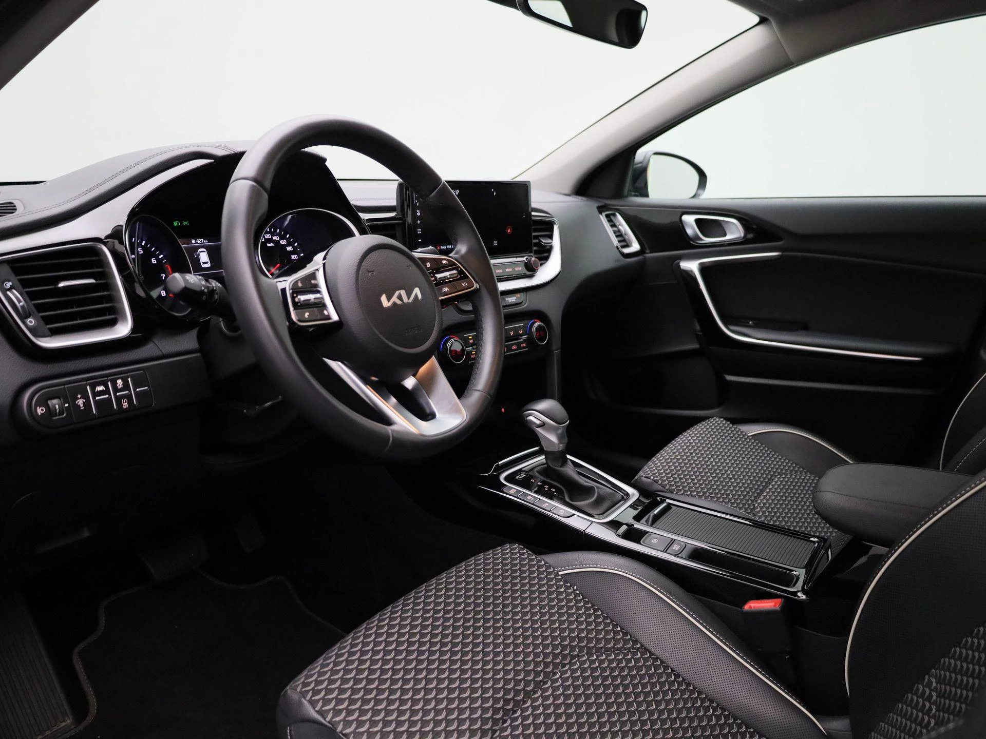 Kia-Ceed Sportswagon-image-30