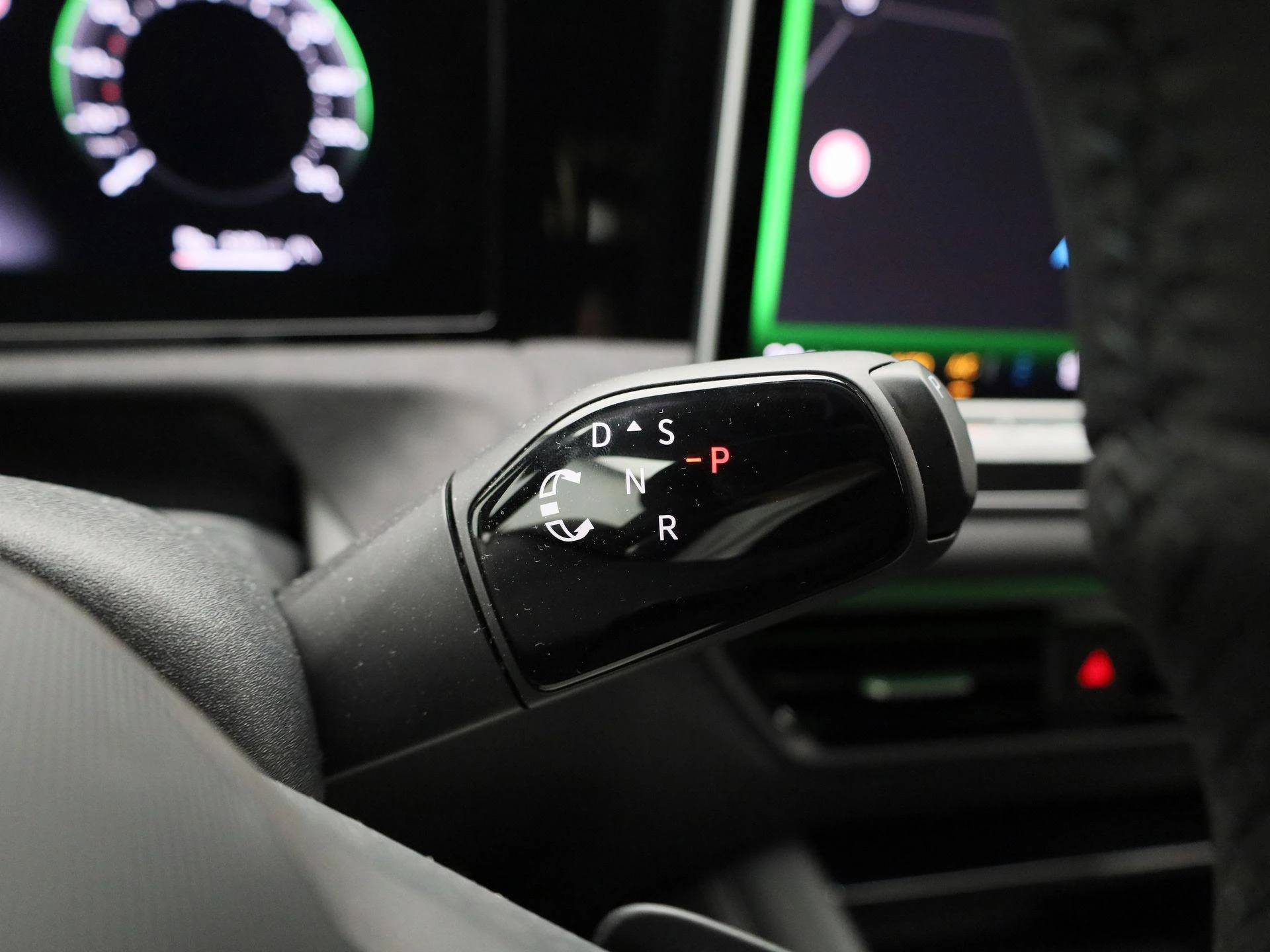 Volkswagen-Tiguan-image-20