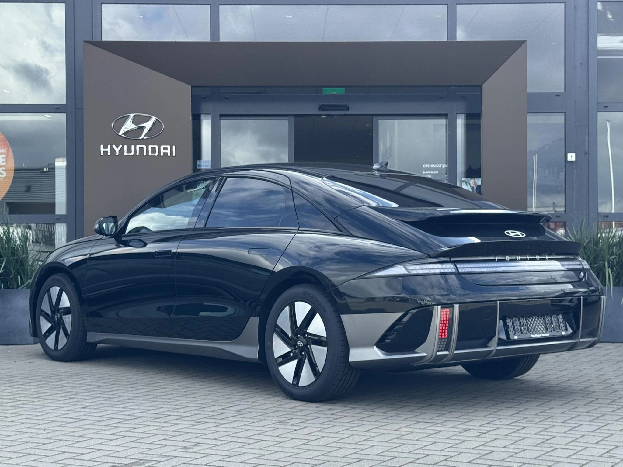Hyundai-IONIQ 6-image-5