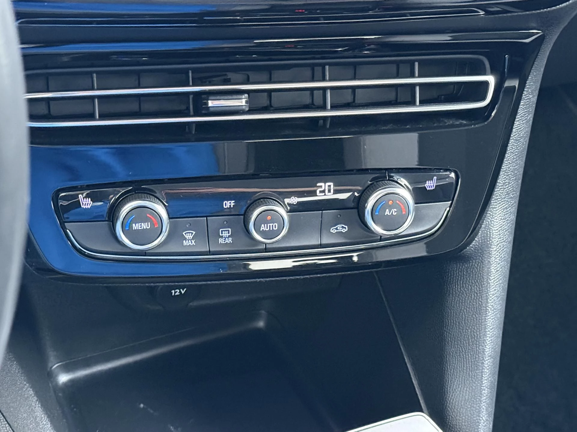 Opel-Mokka-e-image-24