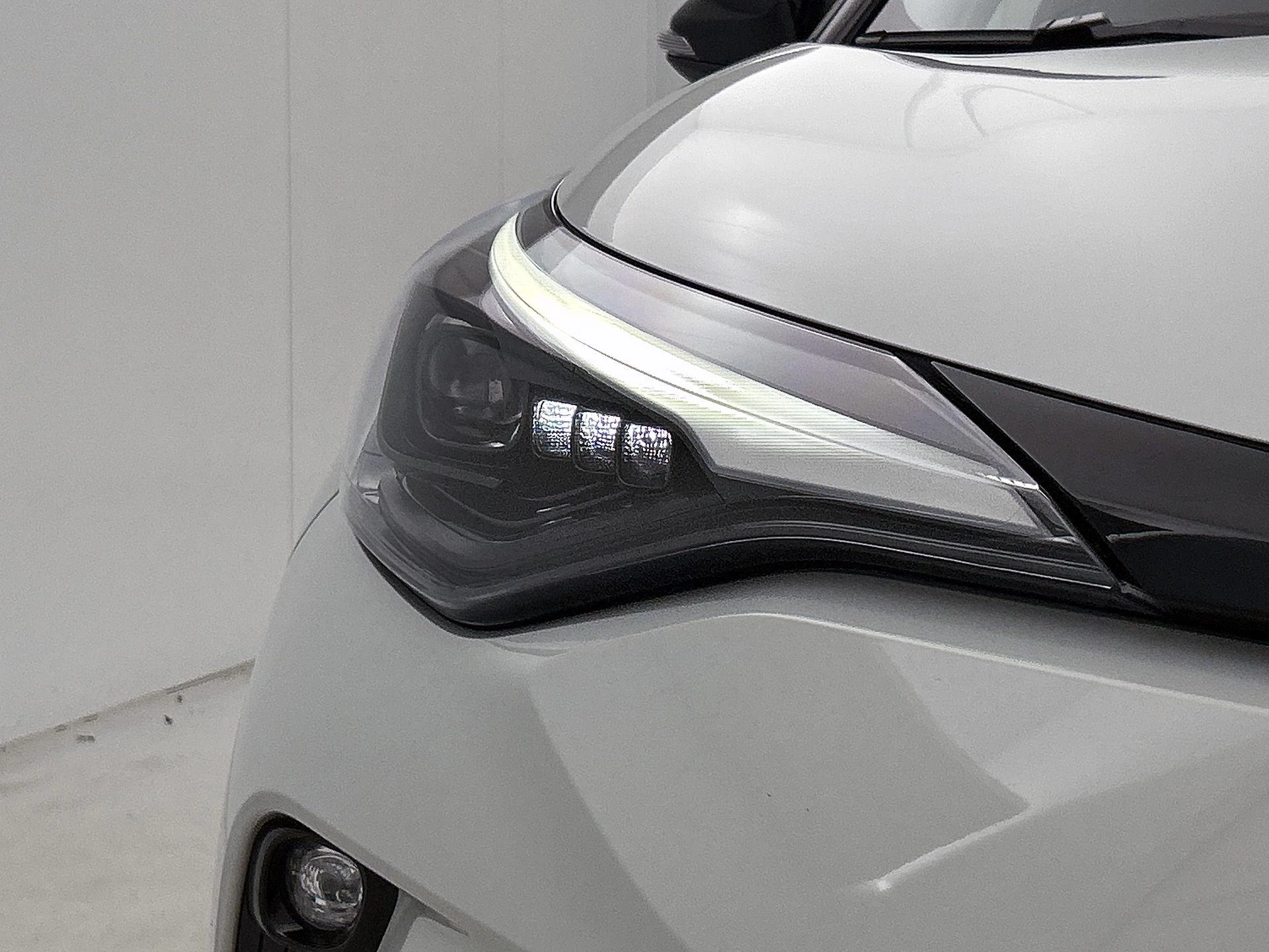 Toyota-C-HR-image-21