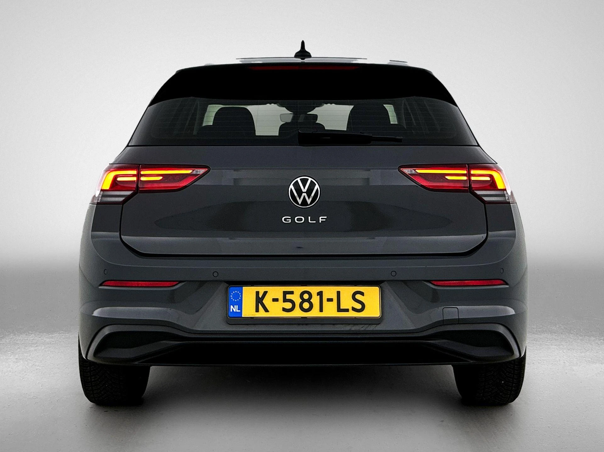 Volkswagen-Golf-image-4