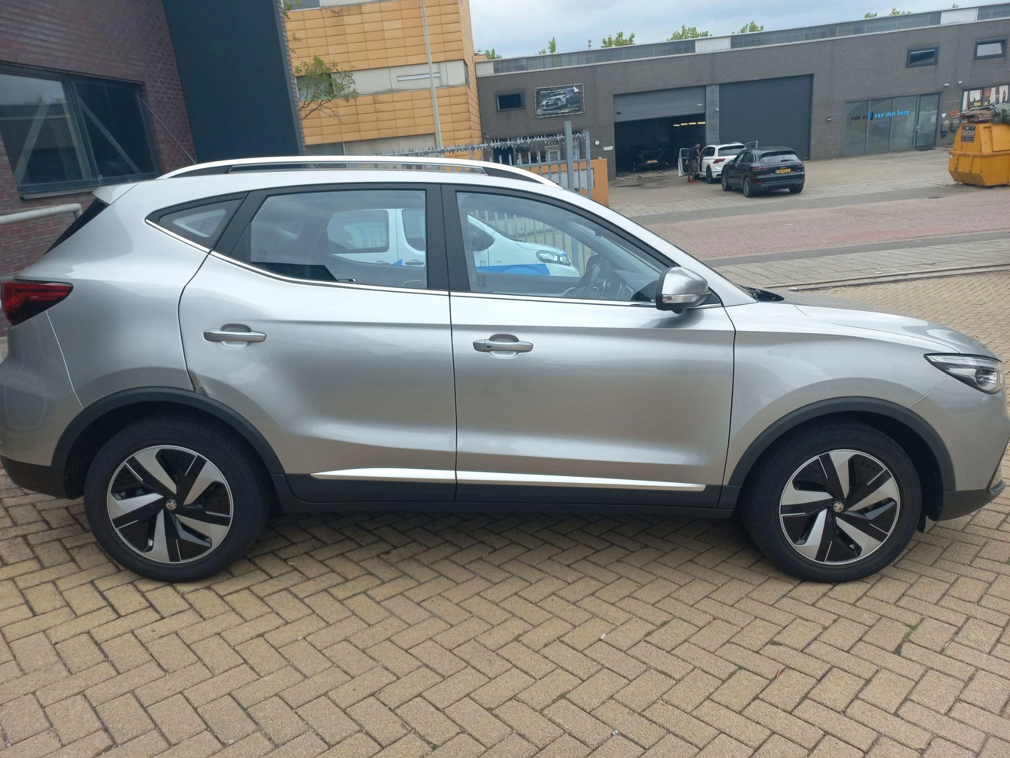 MG-ZS EV-image-6
