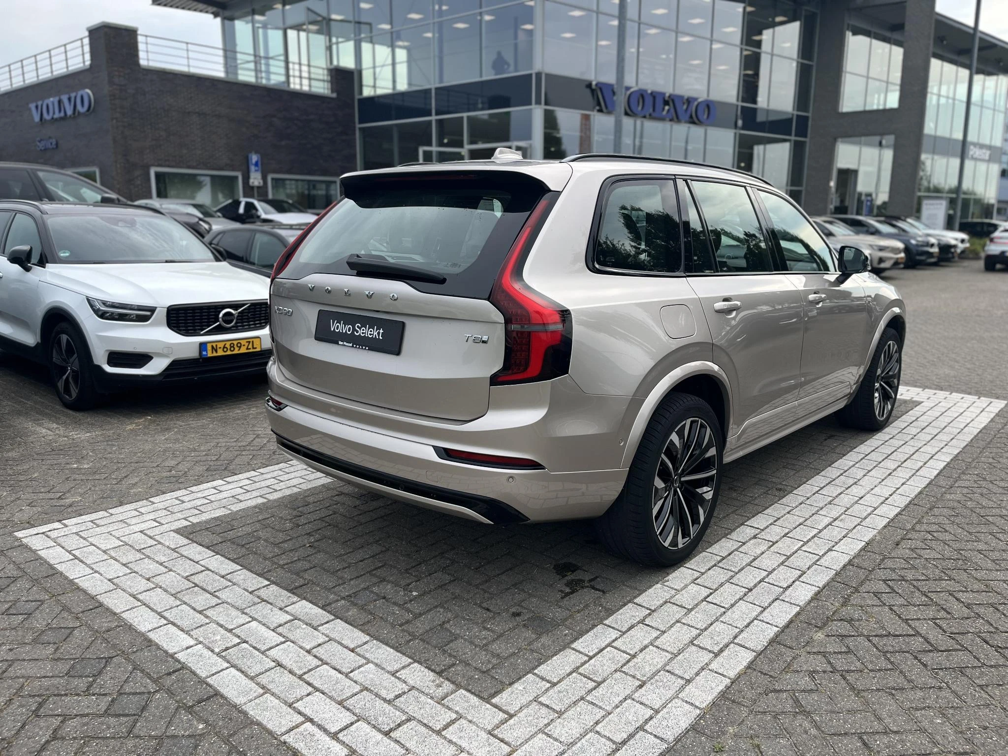 Volvo-XC90-image-19
