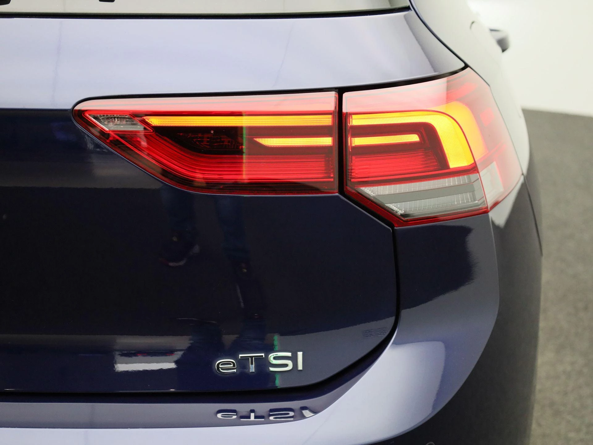 Volkswagen-Golf-image-36