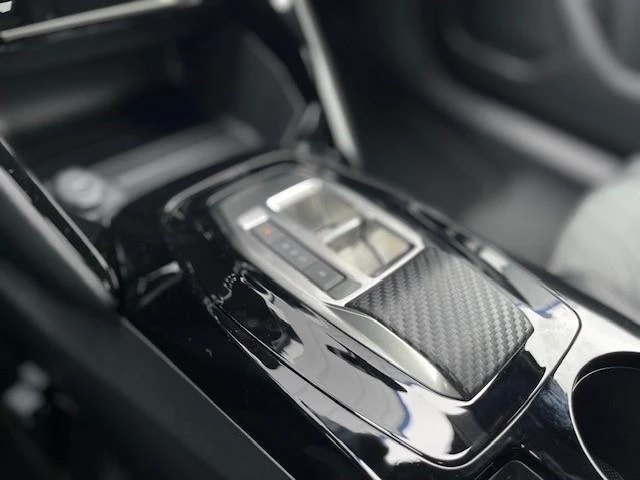 Peugeot-e-2008-image-26