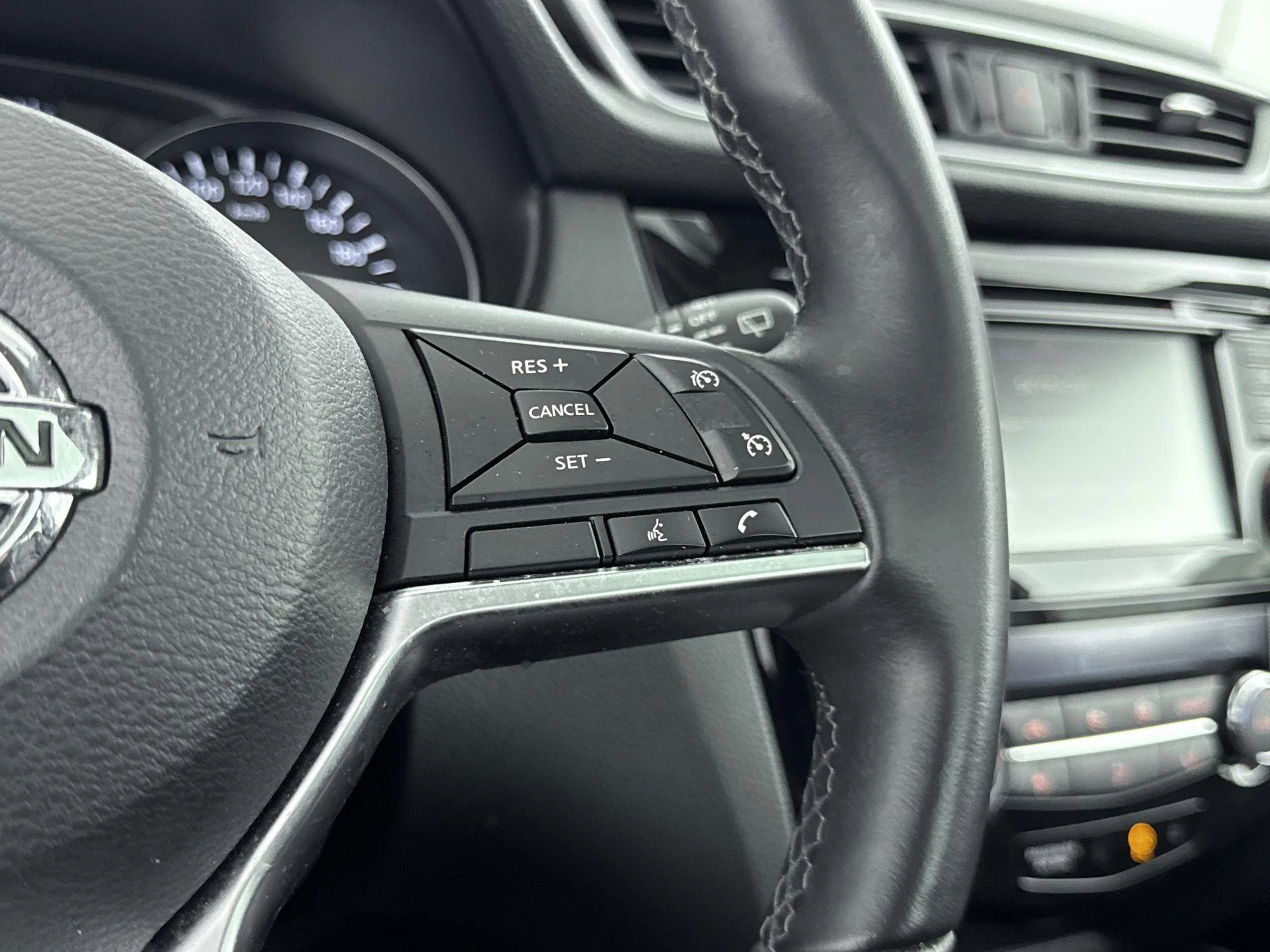Nissan-QASHQAI-image-9