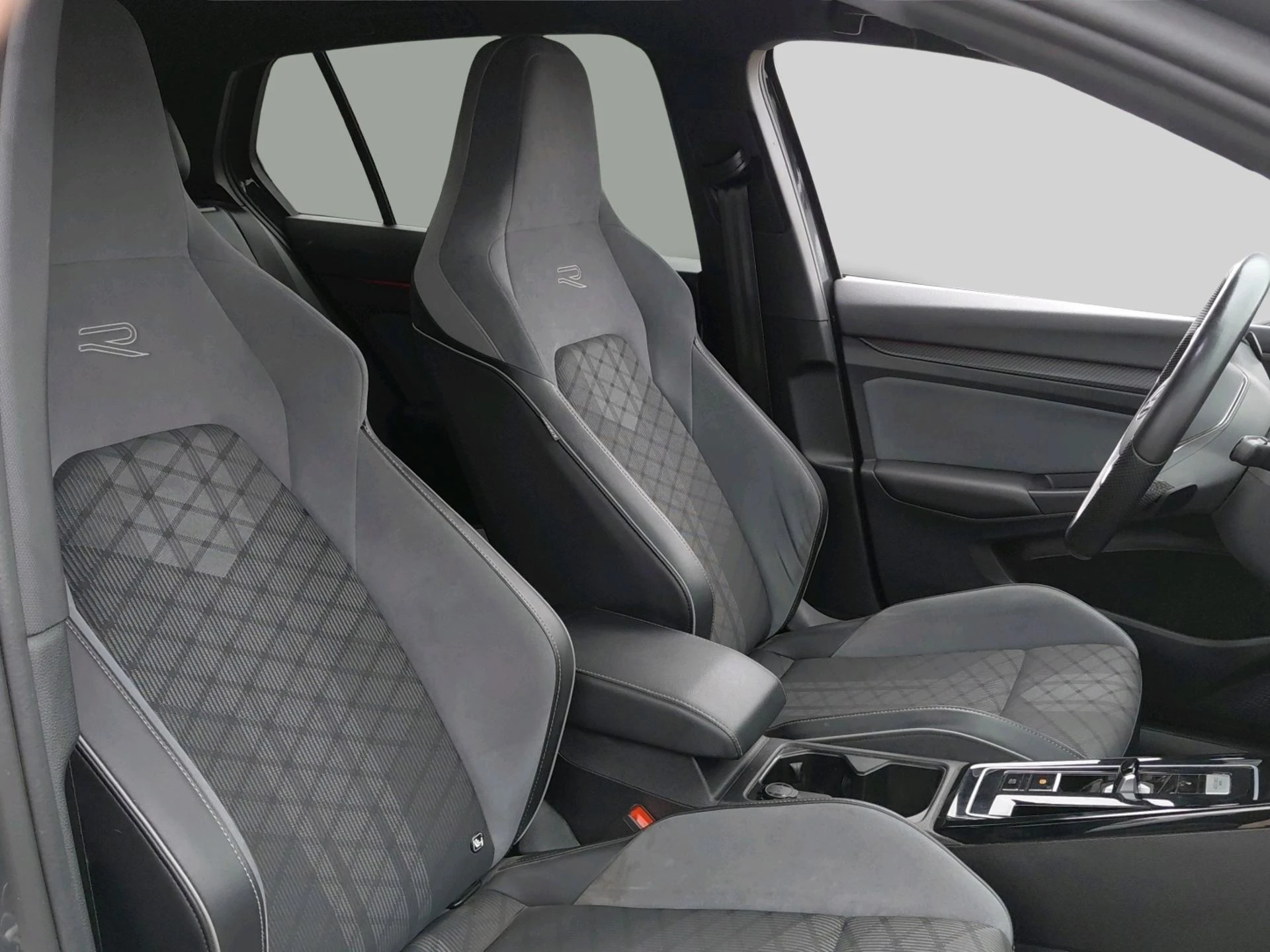 Volkswagen-Golf-image-13