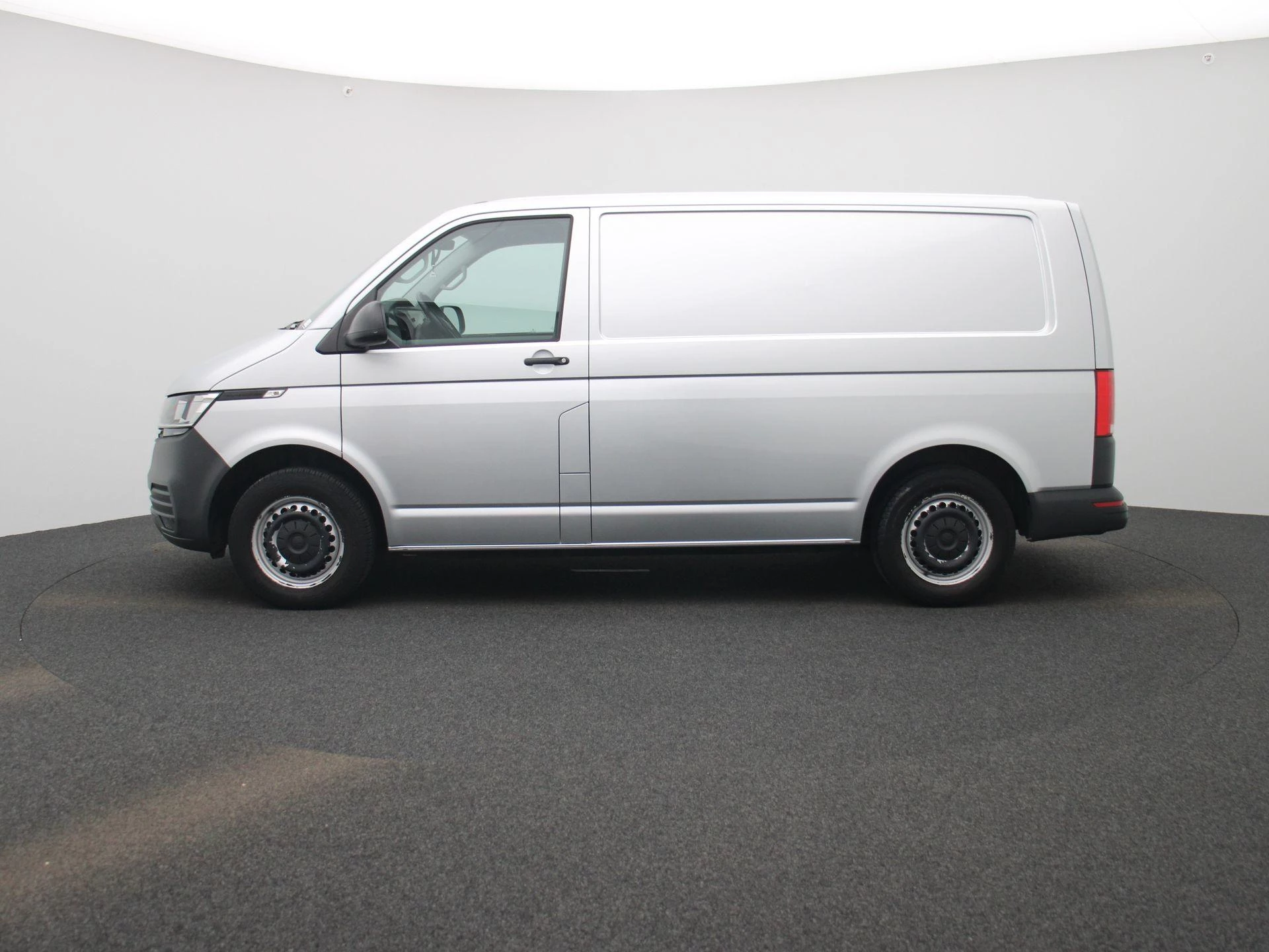Volkswagen-Transporter-image-3