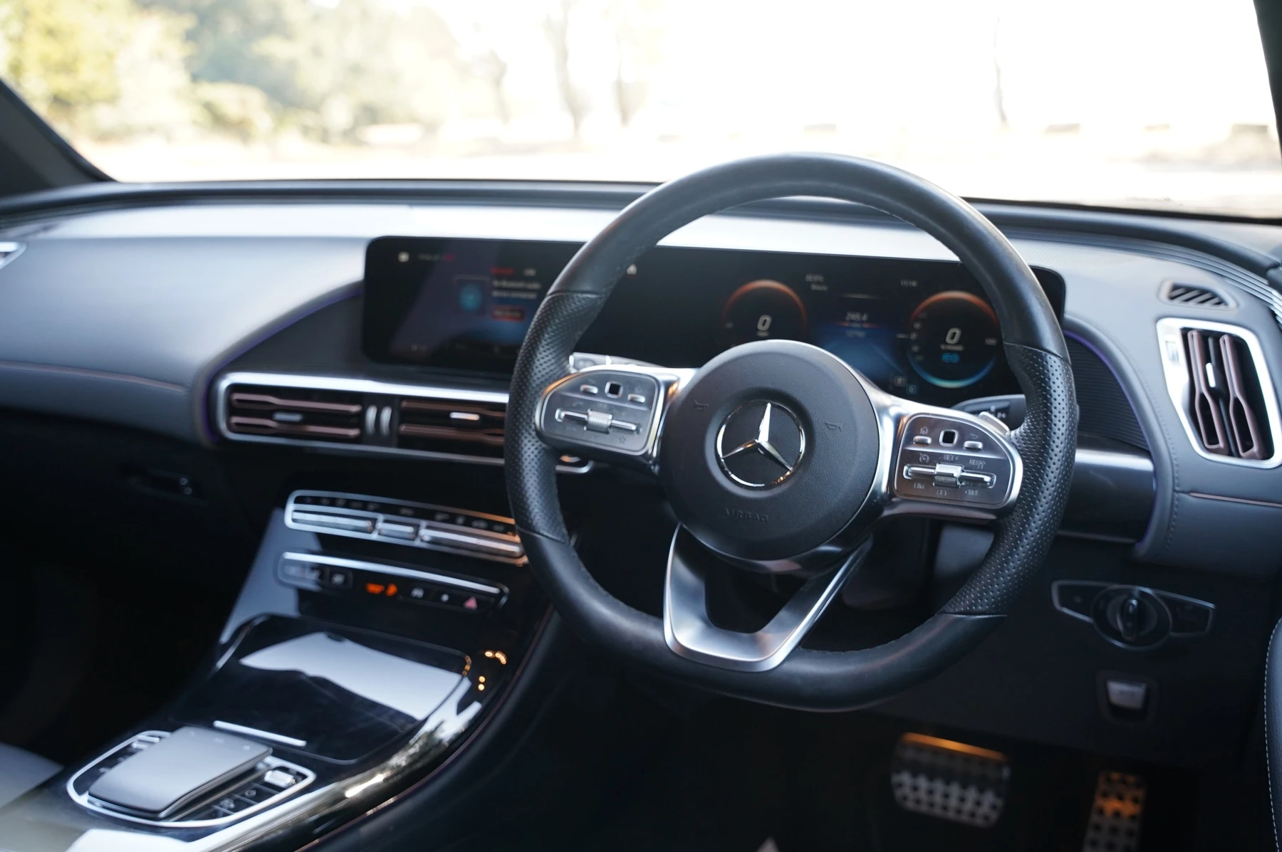 Mercedes-Benz-EQC-image-8
