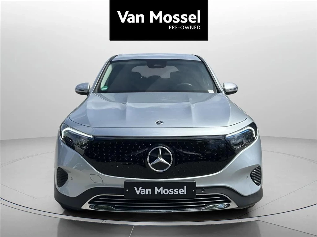 Mercedes-Benz-EQB-image-1