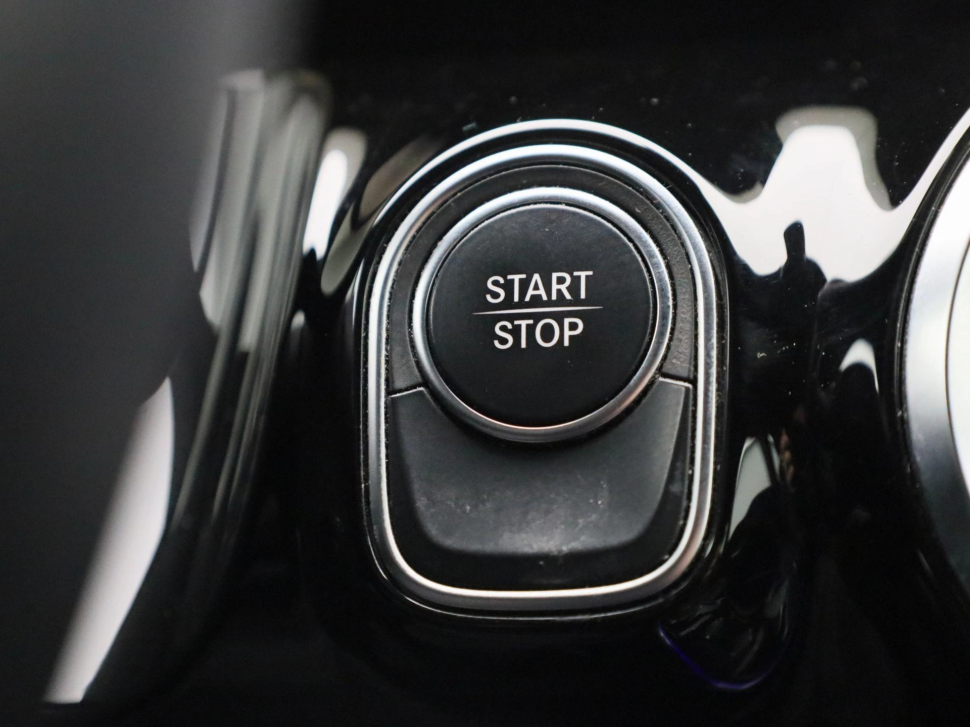 Mercedes-Benz-EQA-image-26