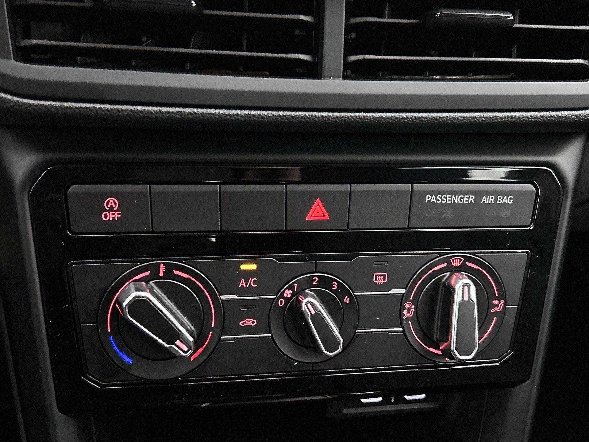 Volkswagen-T-Cross-image-14