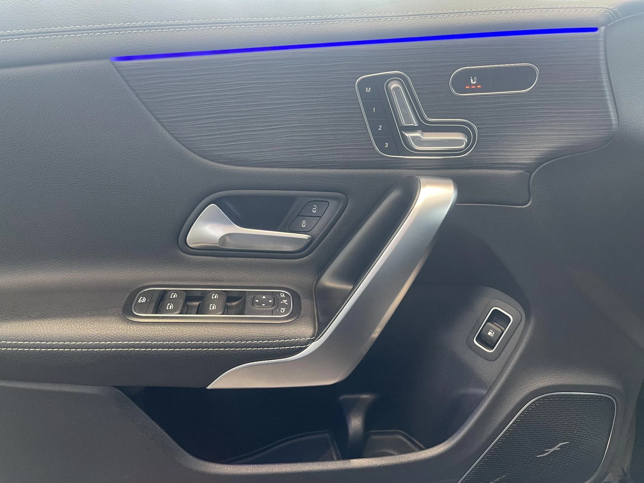 Mercedes-Benz CLA 250 e AMG Line + LEDER + CARPLAY + BURMESTER + MULTIBEAM LED +
