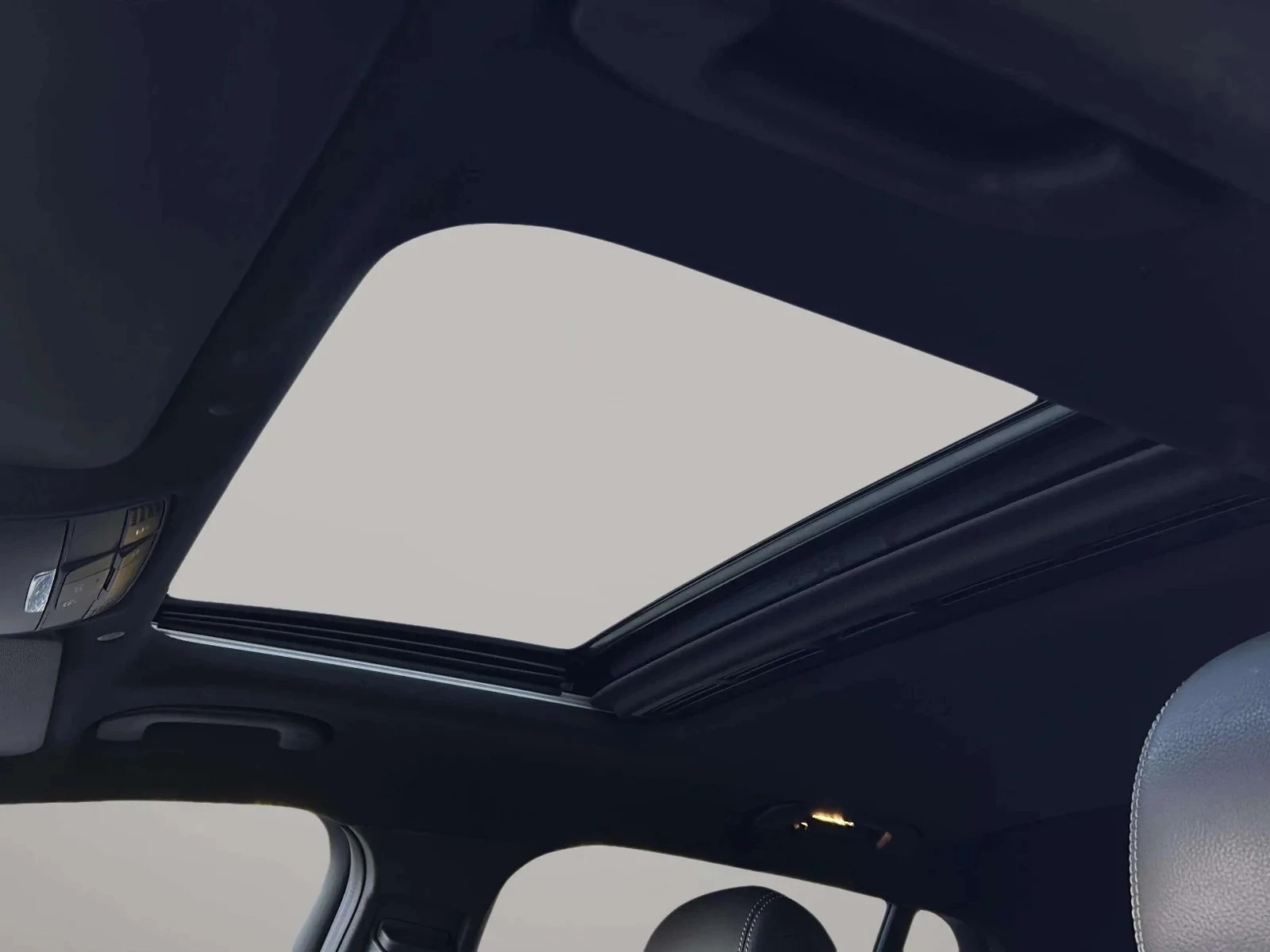 Mercedes-Benz-EQC-image-10