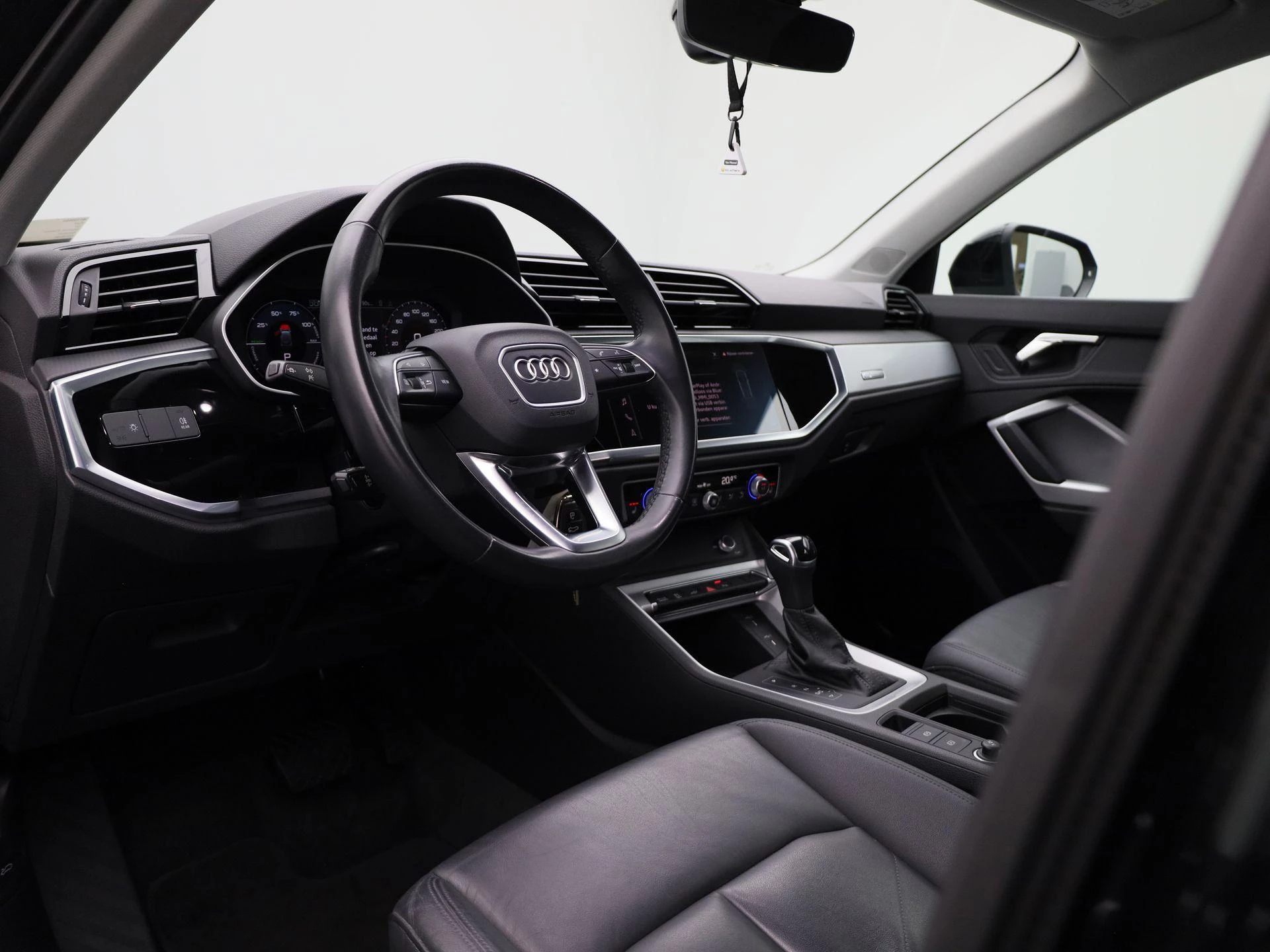 Audi-Q3-image-33