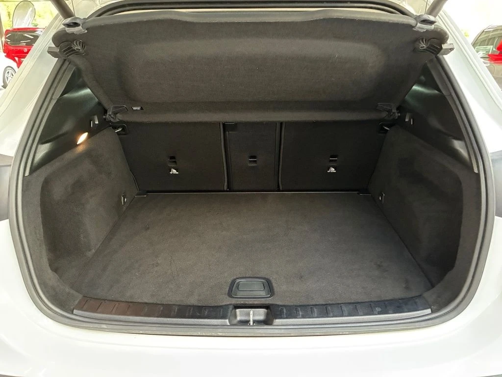 Mercedes-Benz-GLA 220 d-image-13