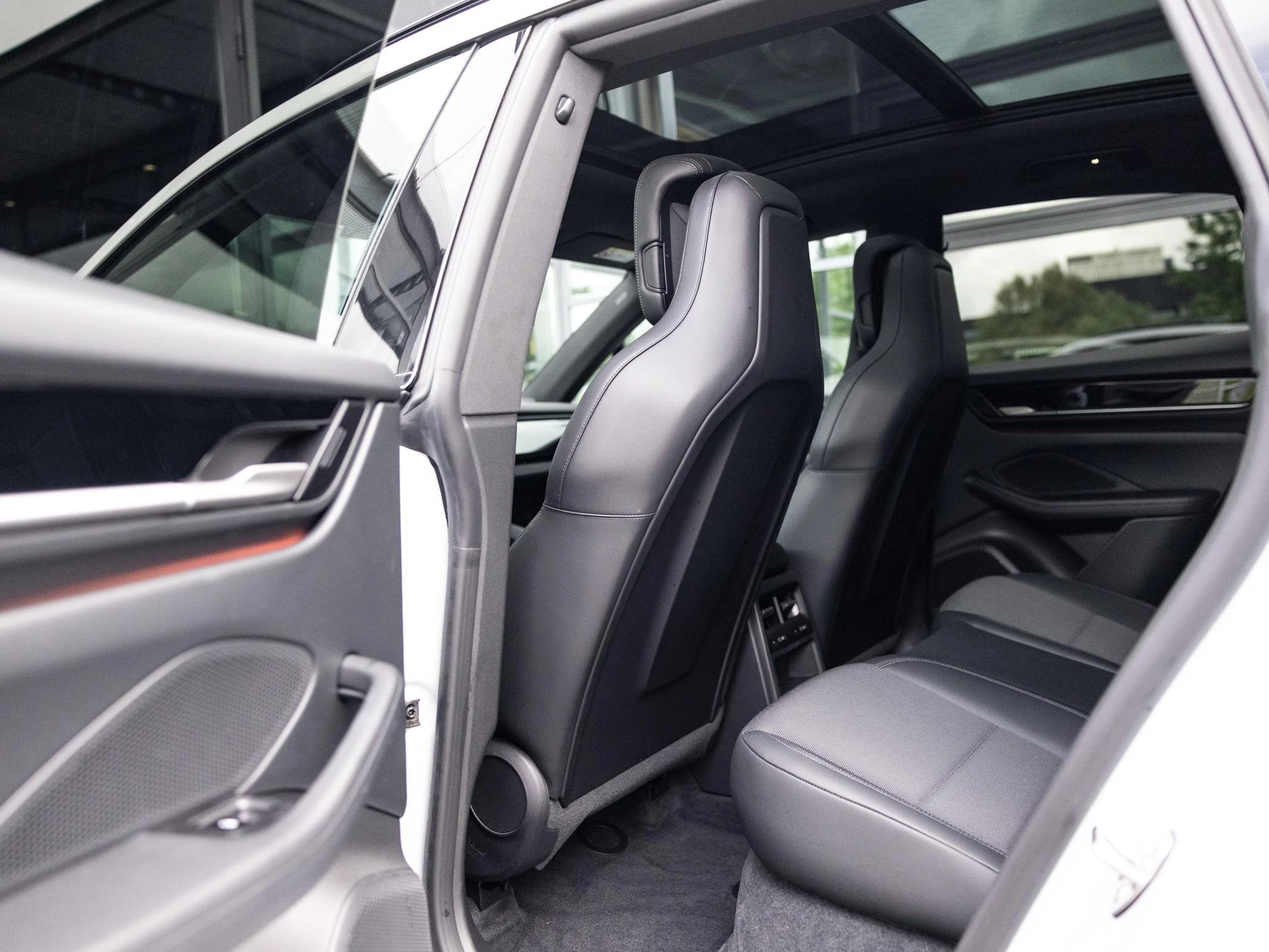 Porsche-Macan-image-19