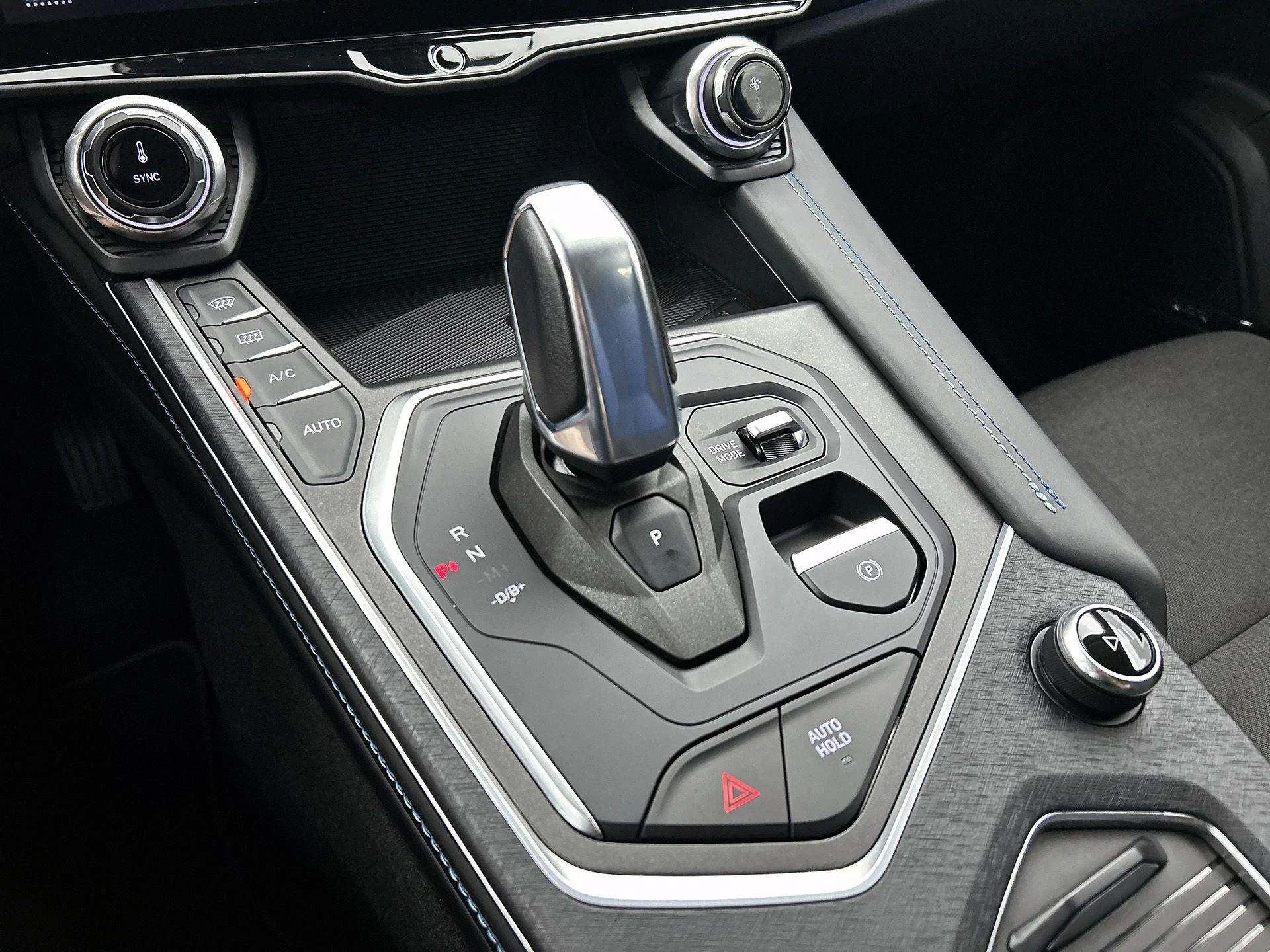 Lynk & Co-01-image-41