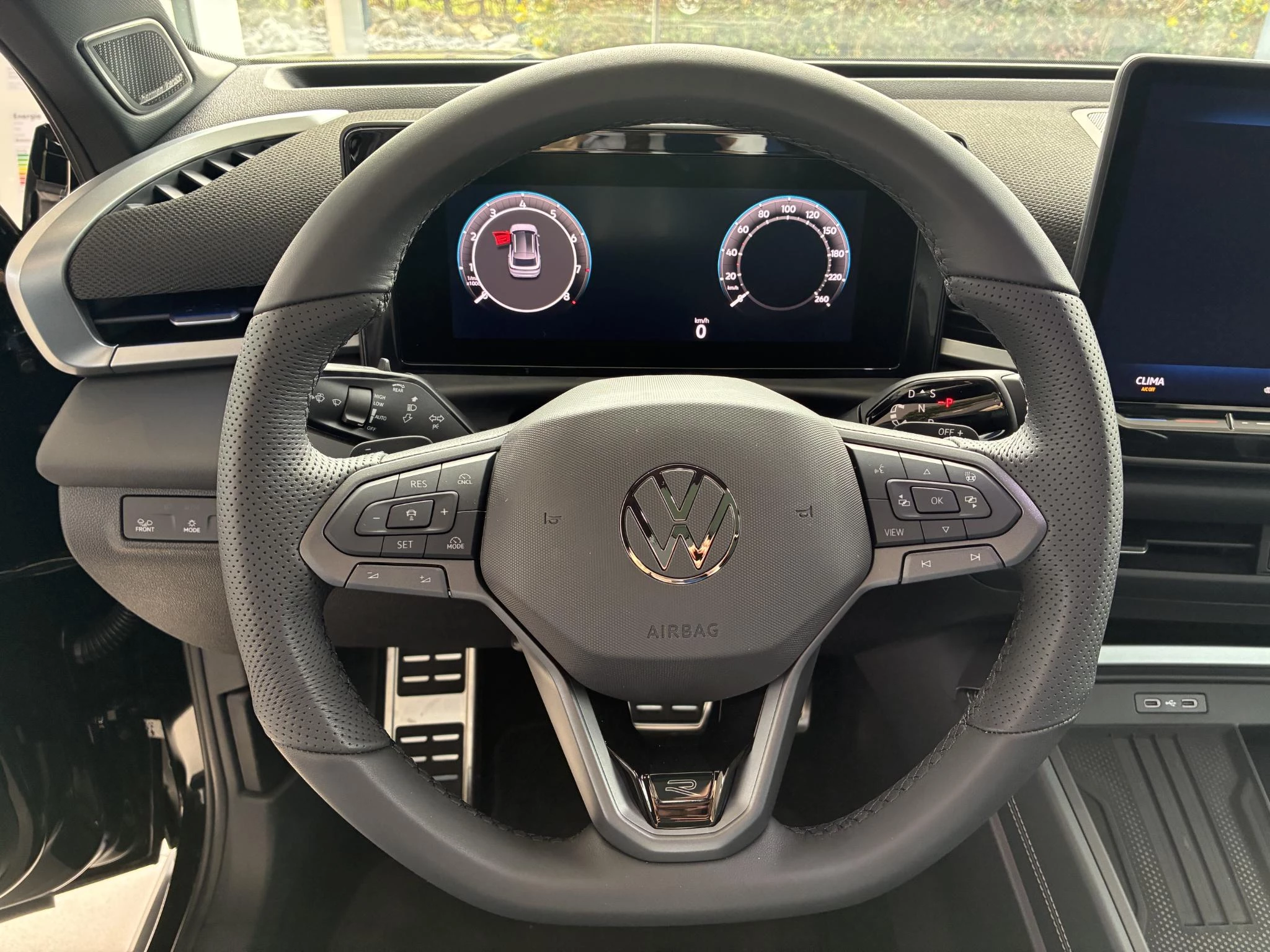 Volkswagen-T-Roc-image-11