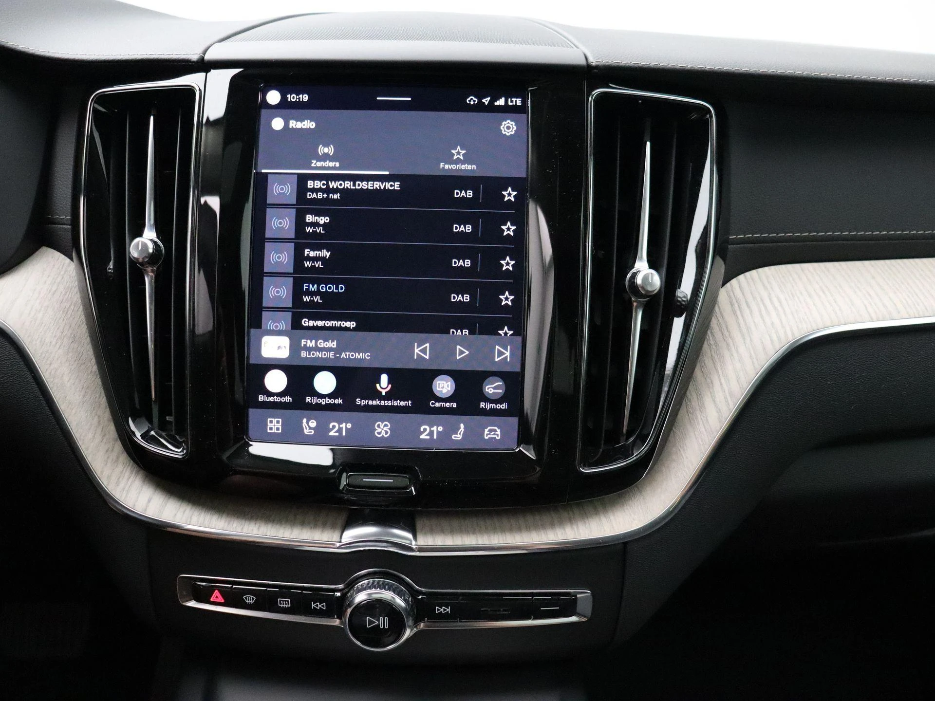 Volvo-XC60-image-20