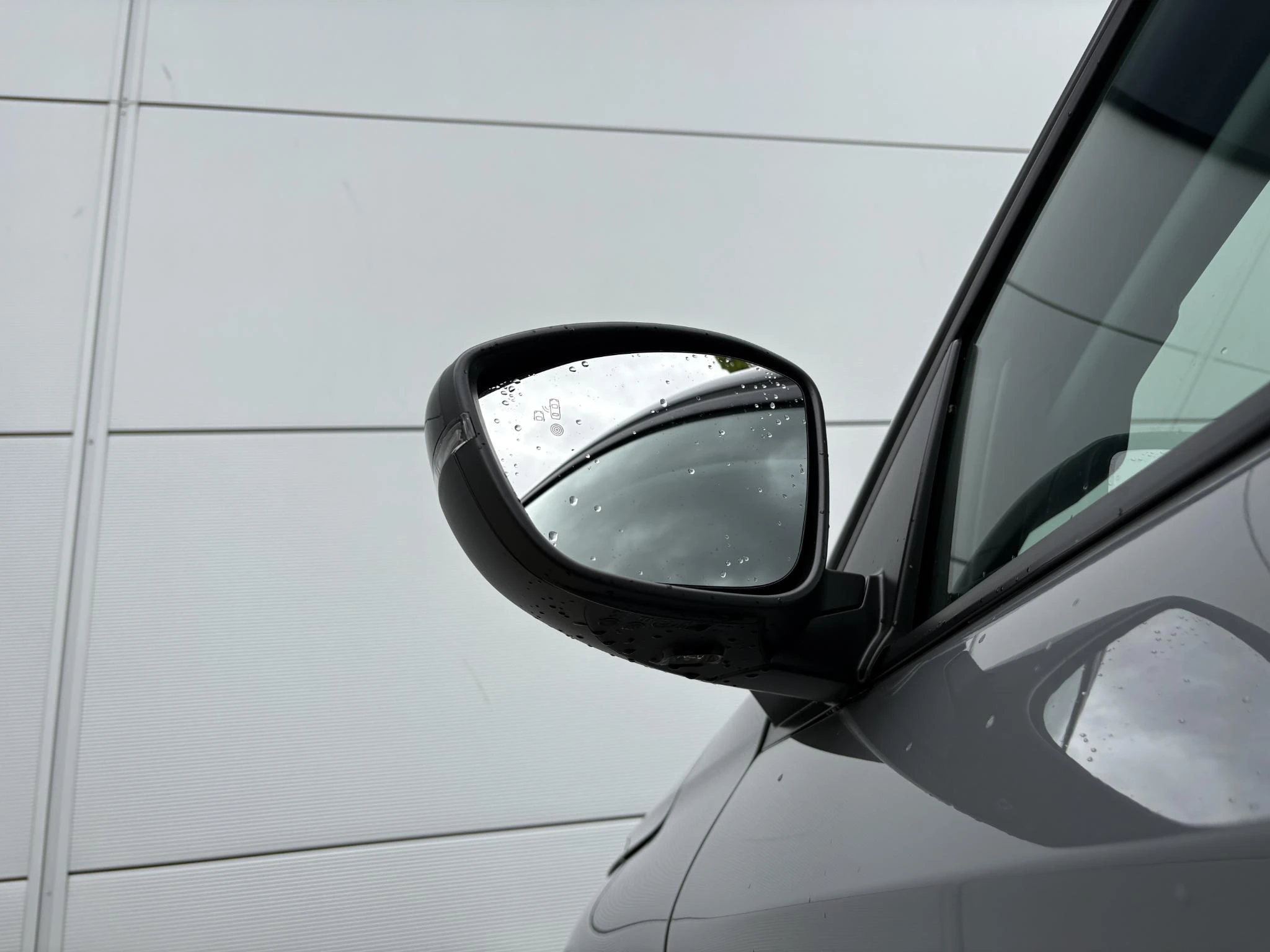 Peugeot 208 1.2 Hybrid 110 e-DCS6 Allure