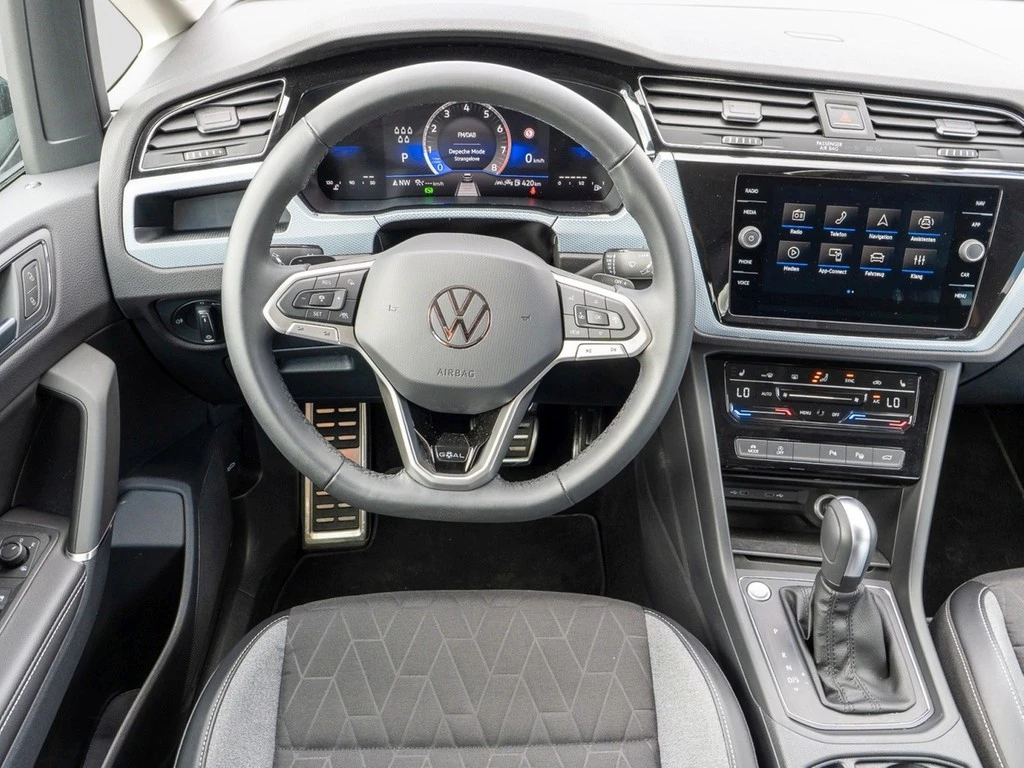 Volkswagen-Touran-image-14