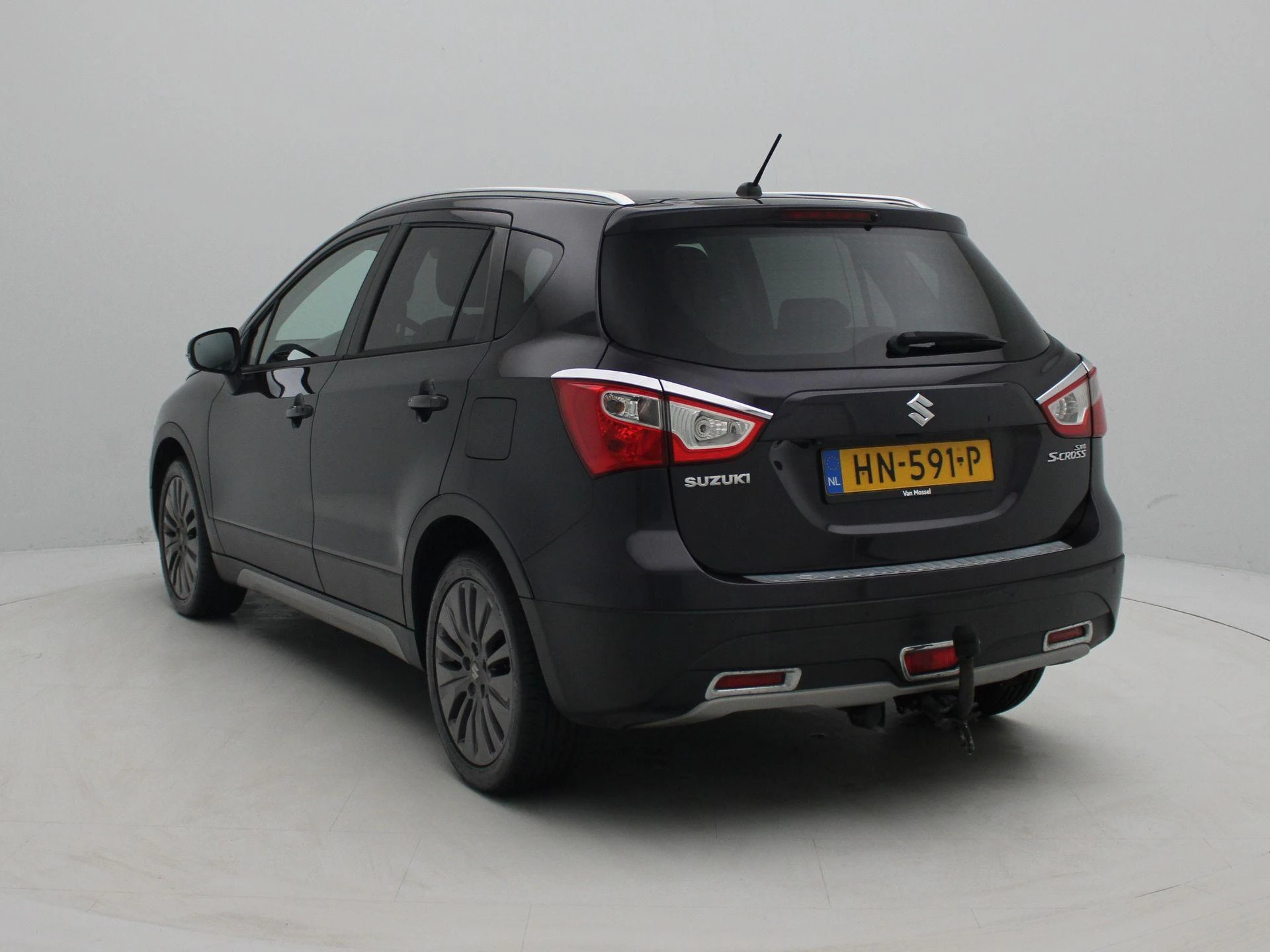 Suzuki-S-Cross-image-2