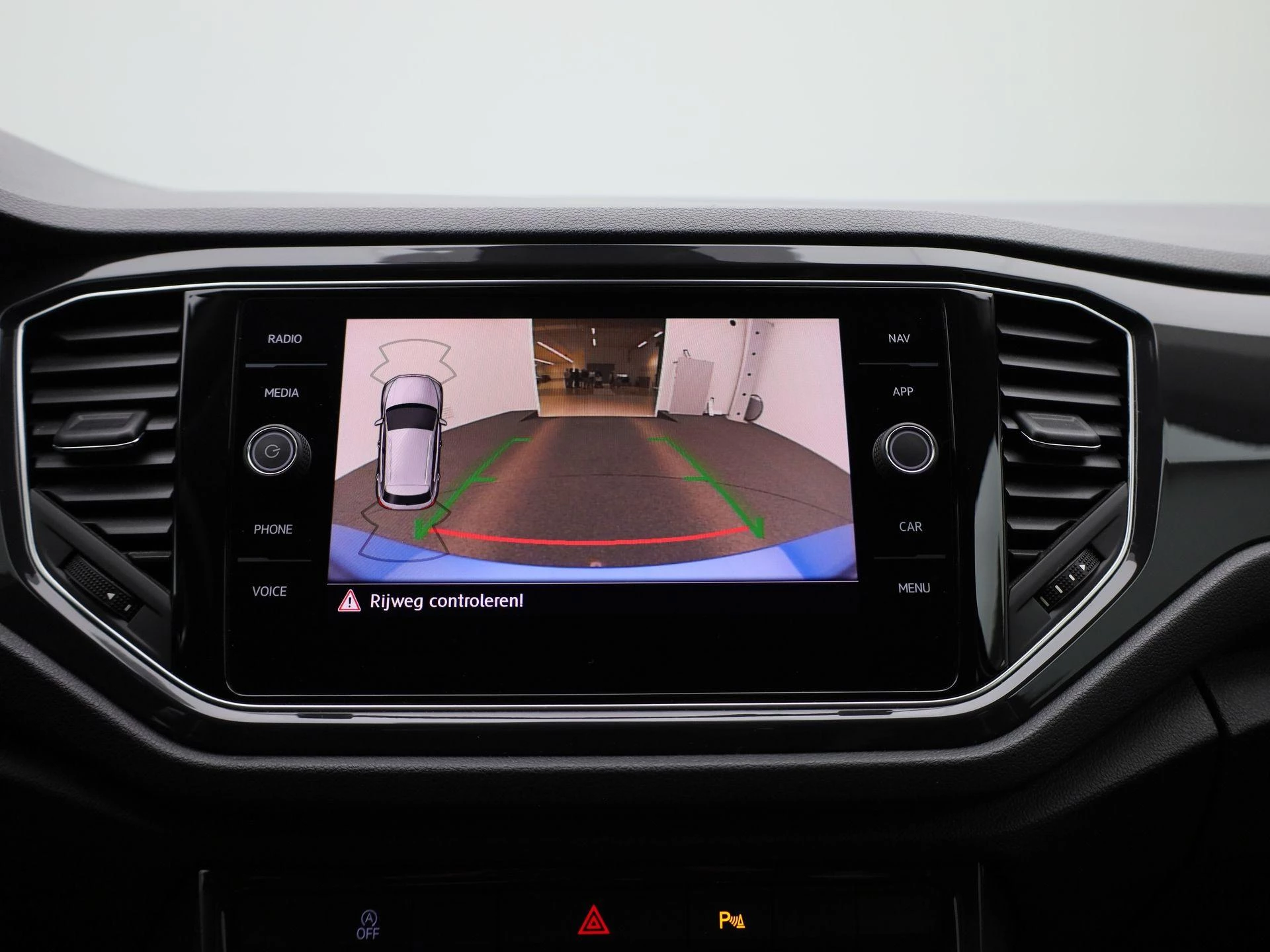 Volkswagen-T-Roc-image-29