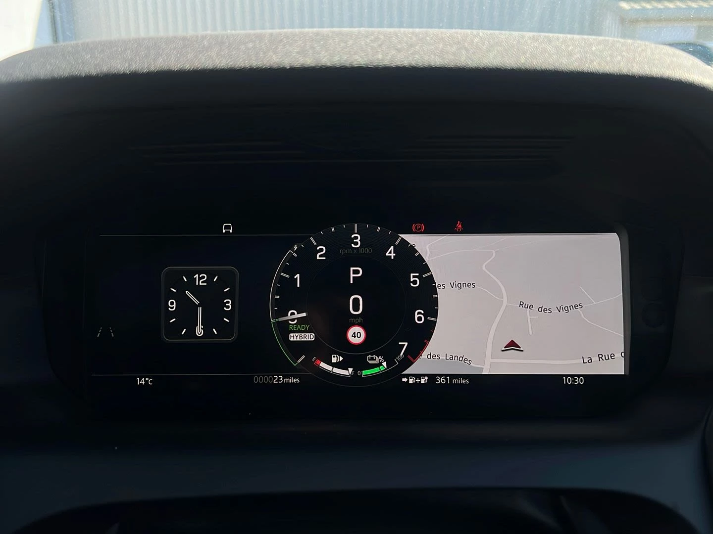 Land Rover-Discovery Sport-image-12