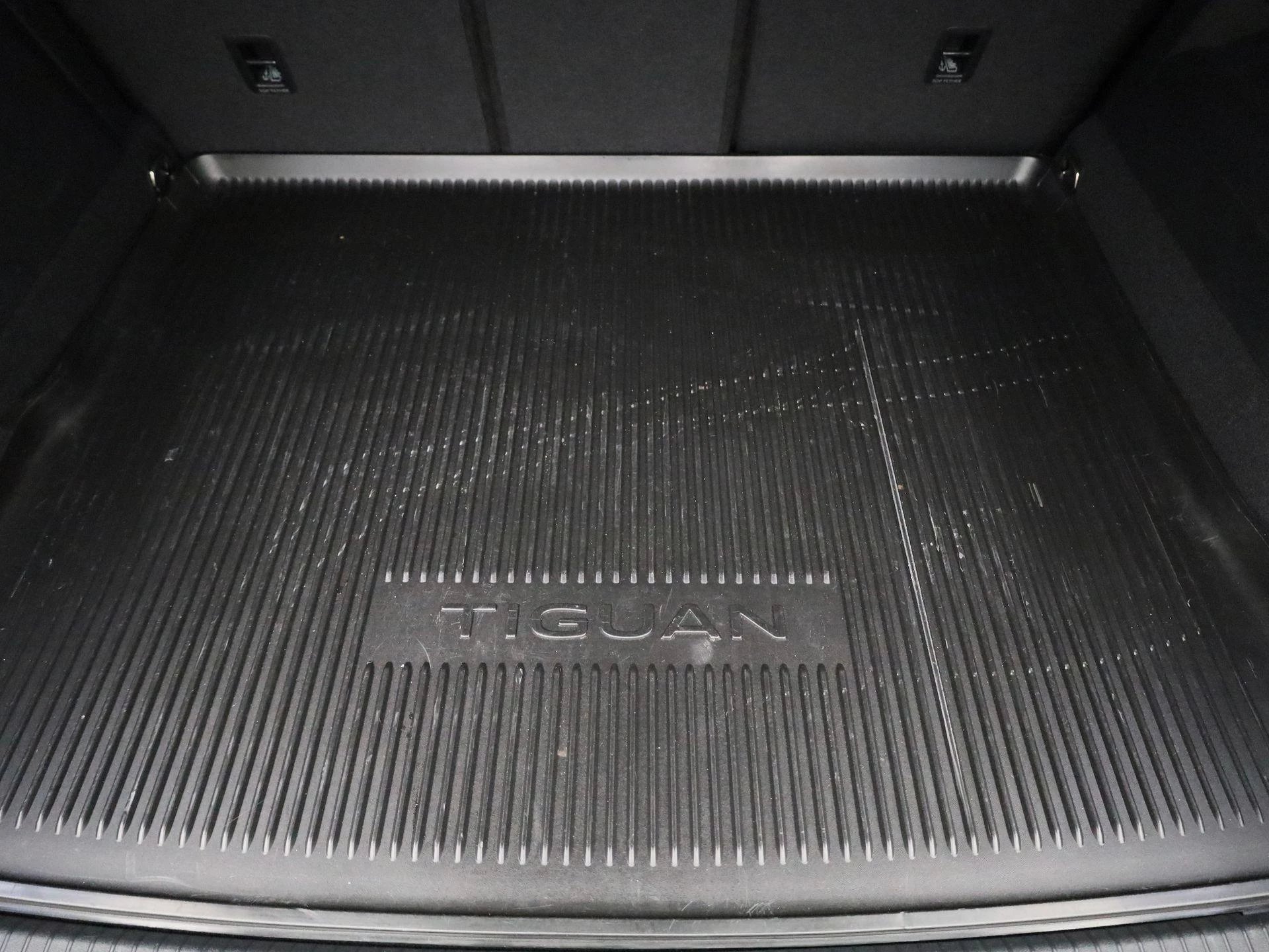 Volkswagen-Tiguan-image-12