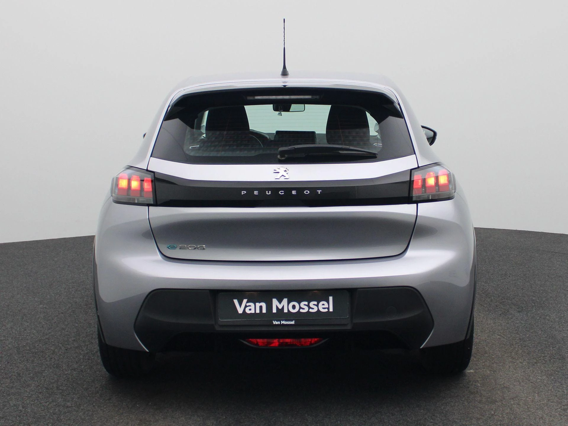 Peugeot-e-208-image-4