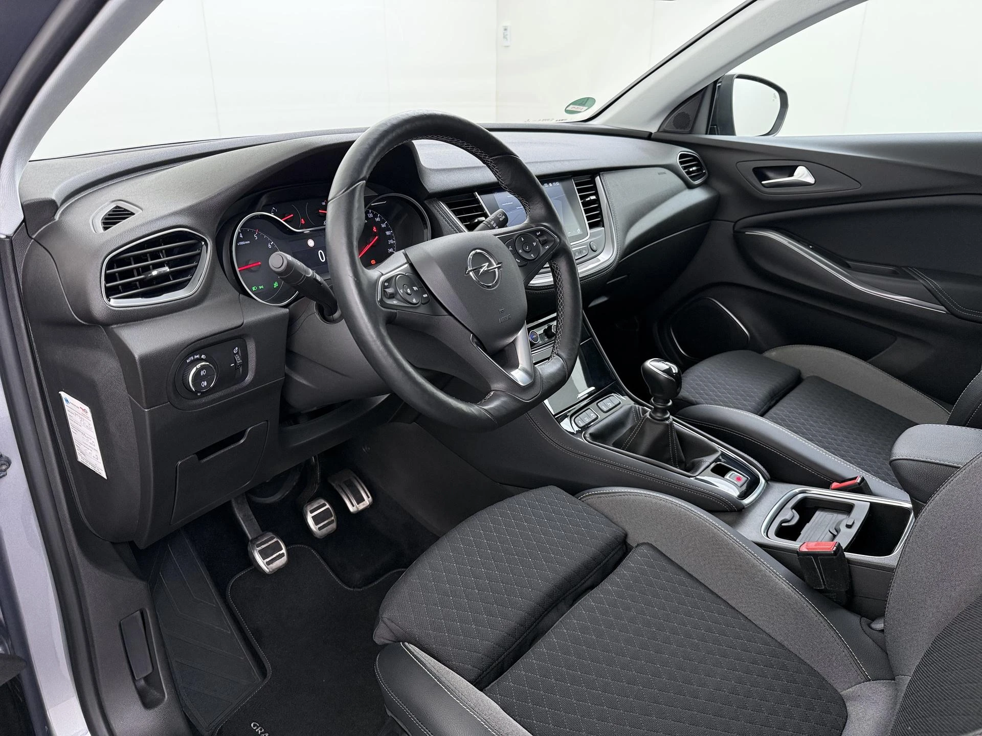 Opel-Grandland X-image-14