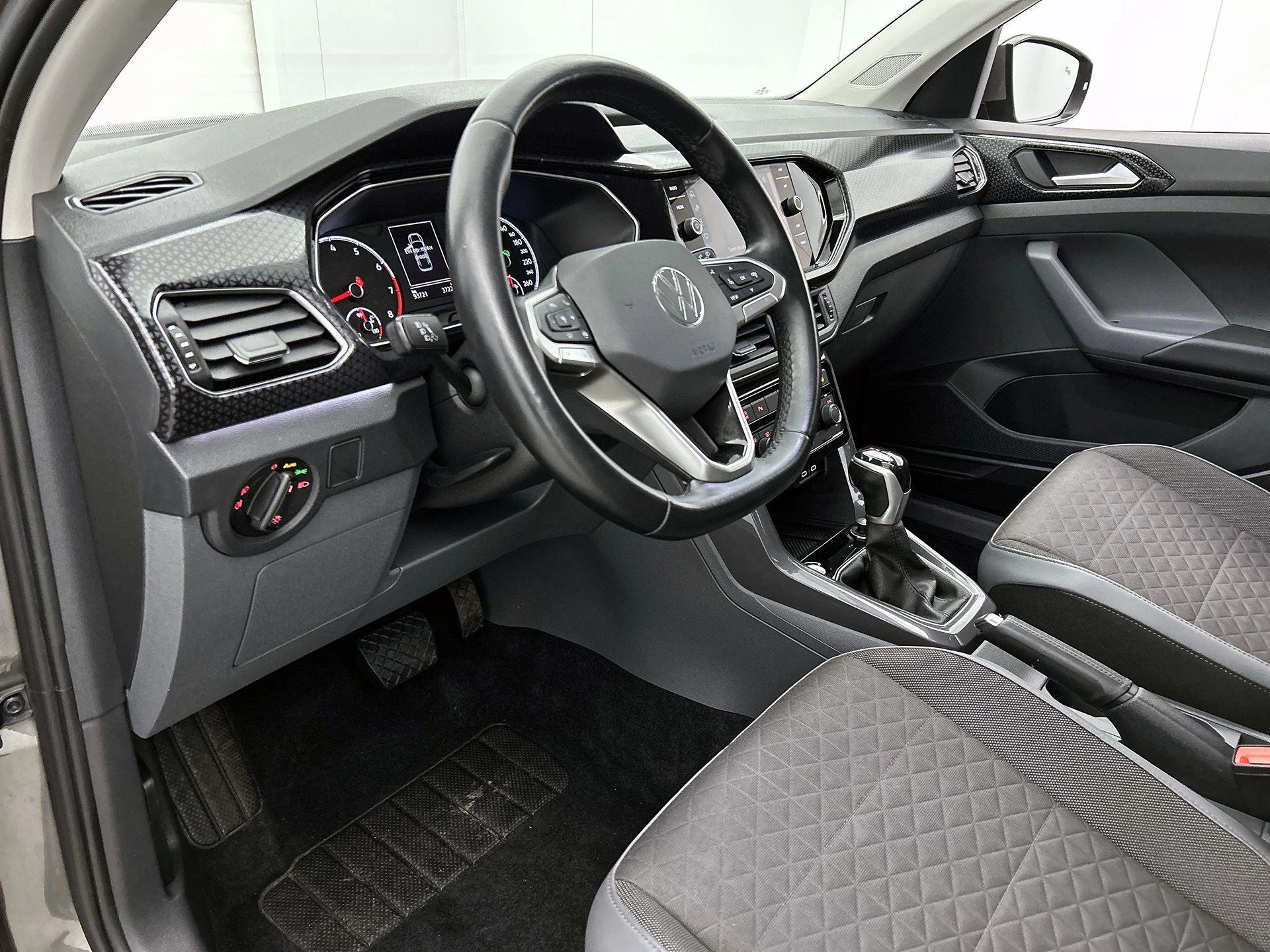 Volkswagen-T-Cross-image-20
