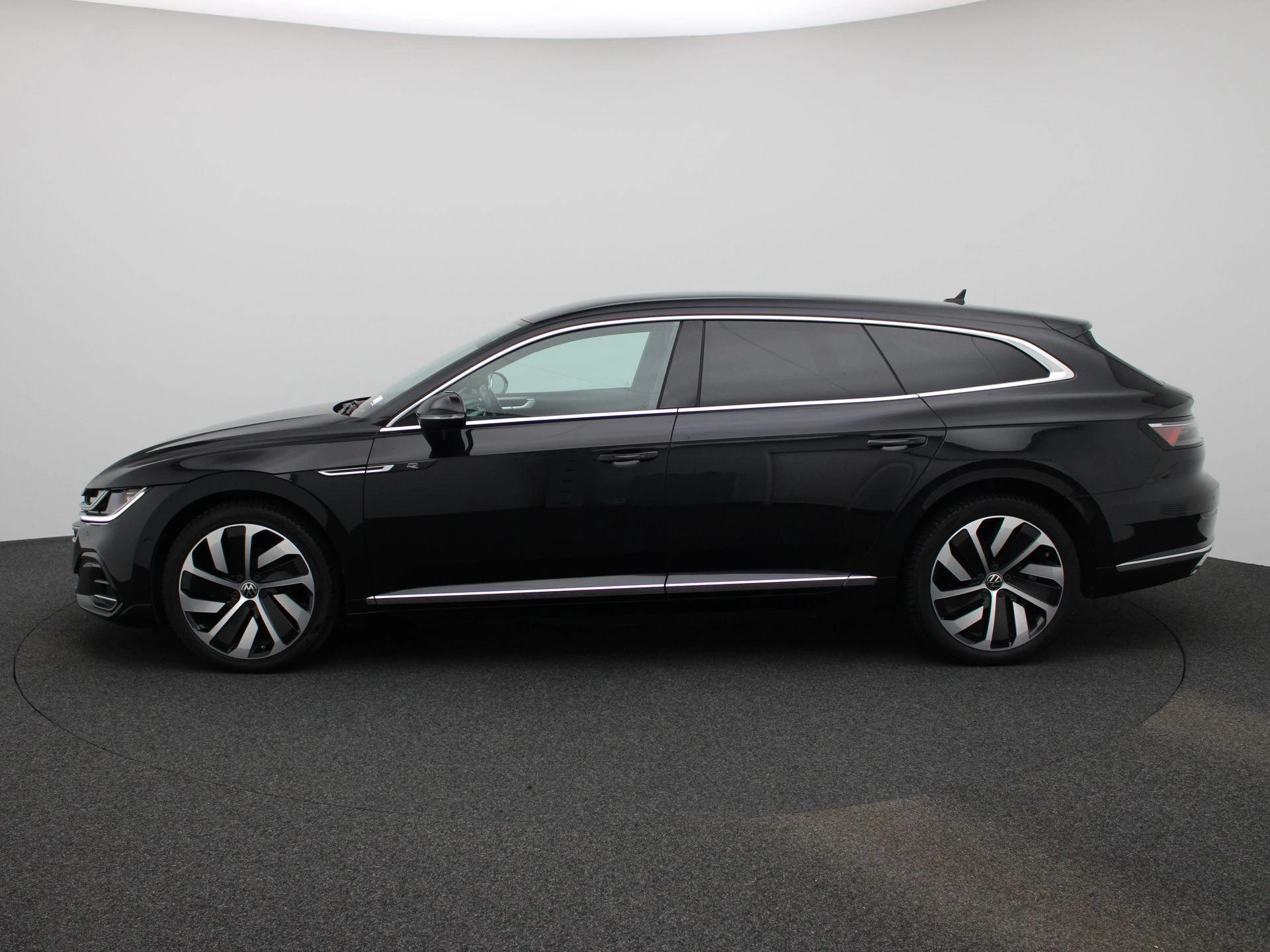 Volkswagen-Arteon-image-3
