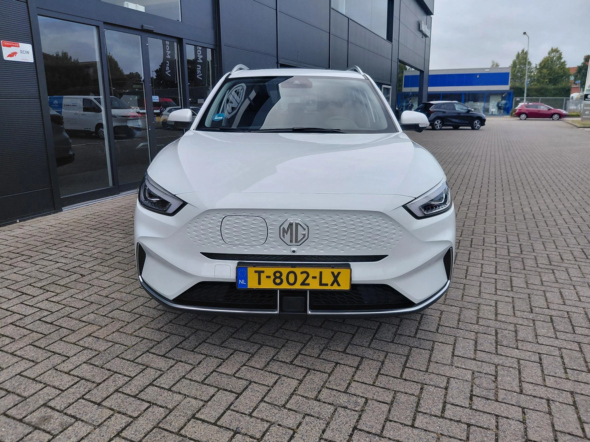 MG-ZS EV-image-8