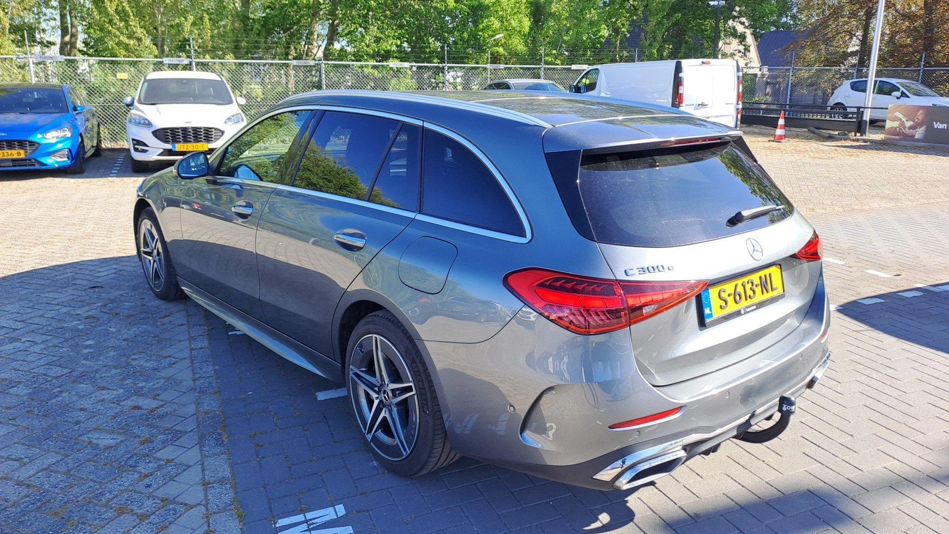 Mercedes-Benz-C-Klasse-image-2