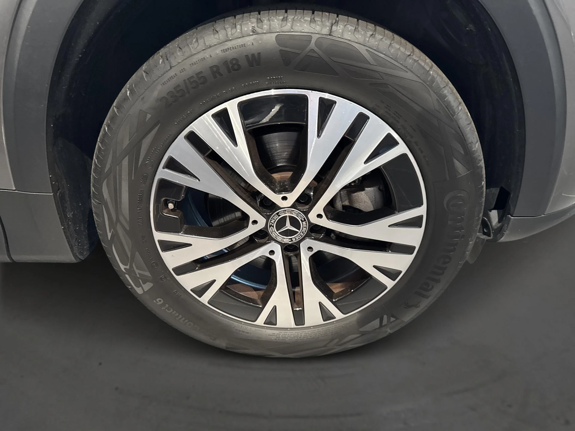 Mercedes-Benz GLB 200 Luxury Line + LEDER + PANO DAK + TREKHAAK + MULTIBEAM +
