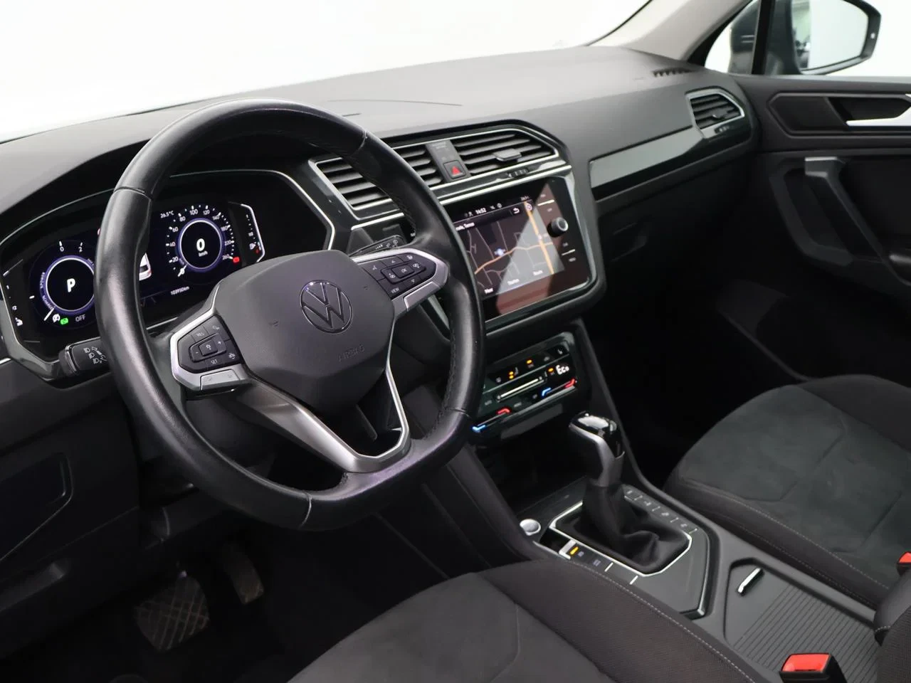 Volkswagen-Tiguan-image-10