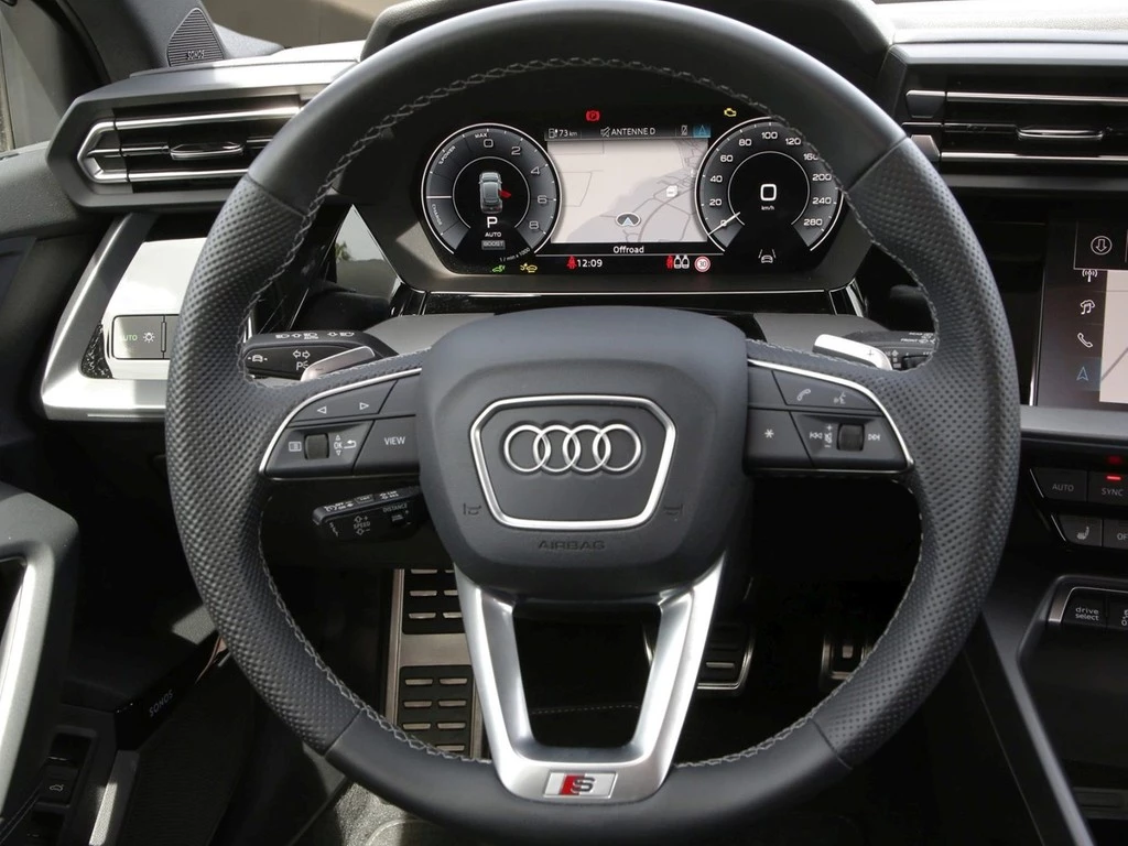 Audi A3 Sportback 45 TFSI e S line 18"|RAUTE|PANO|SHZ|5J.GAR