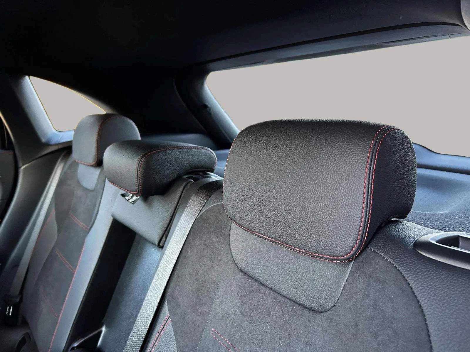 Mercedes-Benz-EQA-image-13