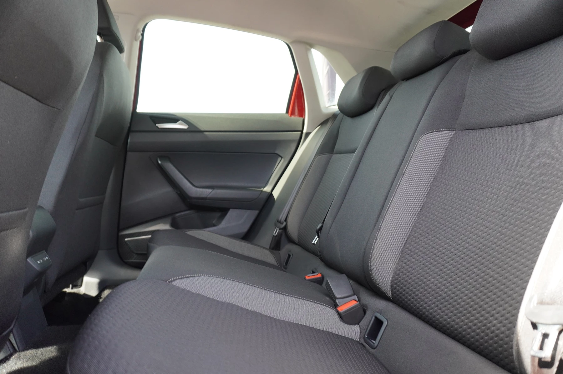 Volkswagen-Polo-image-9