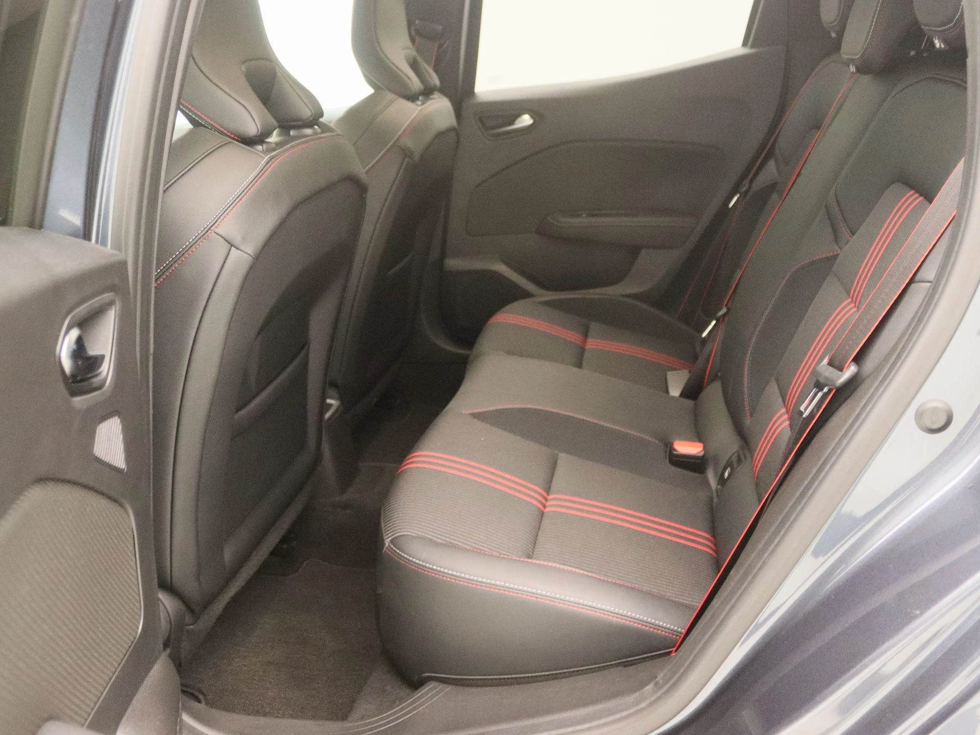 Renault-Clio-image-12