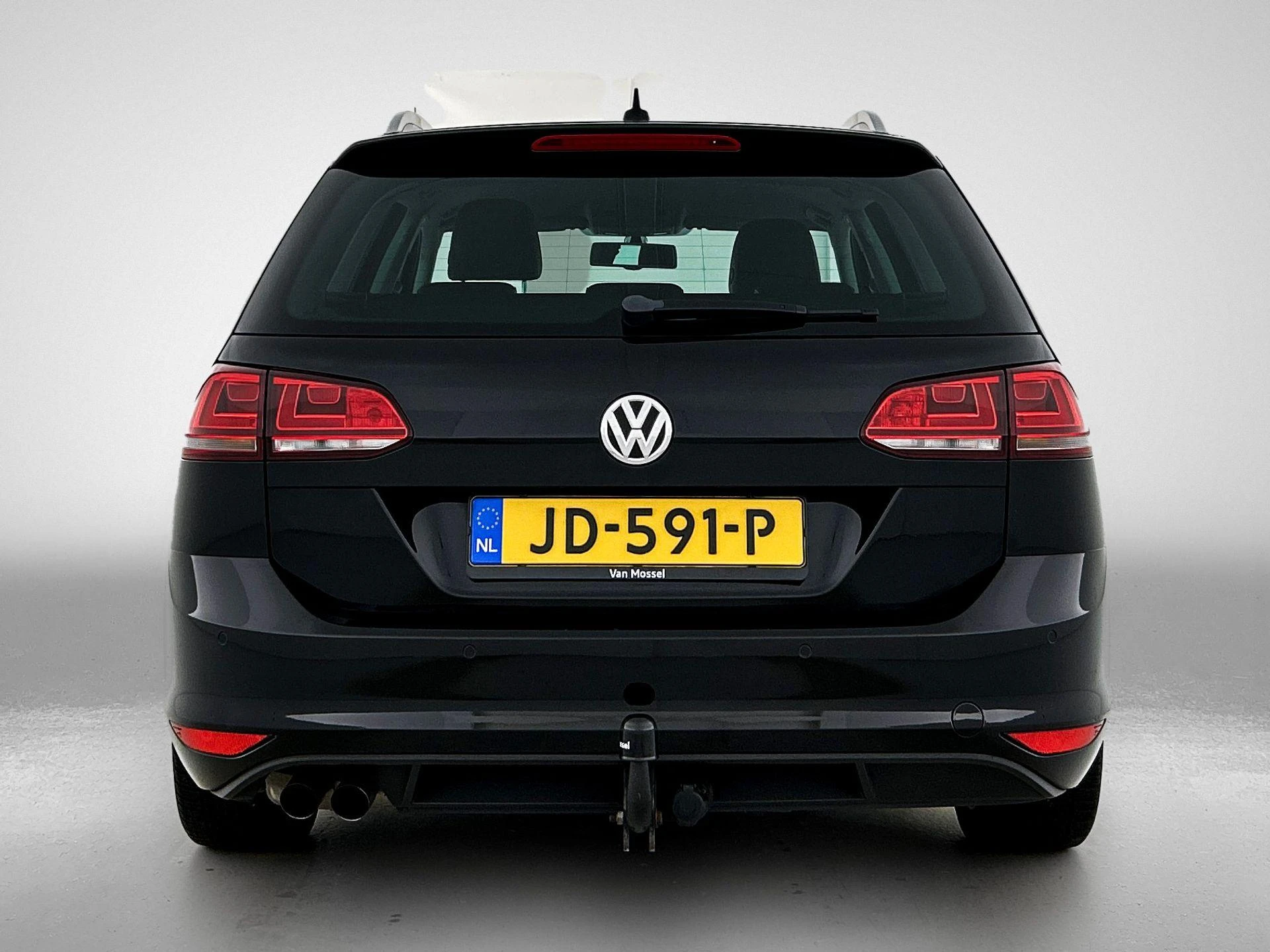 Volkswagen-Golf-image-2