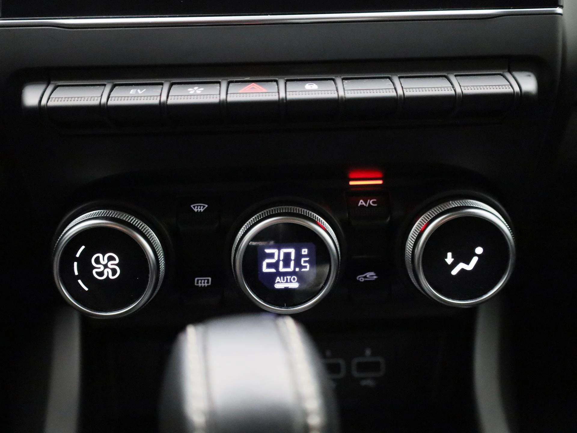 Renault-Arkana-image-17