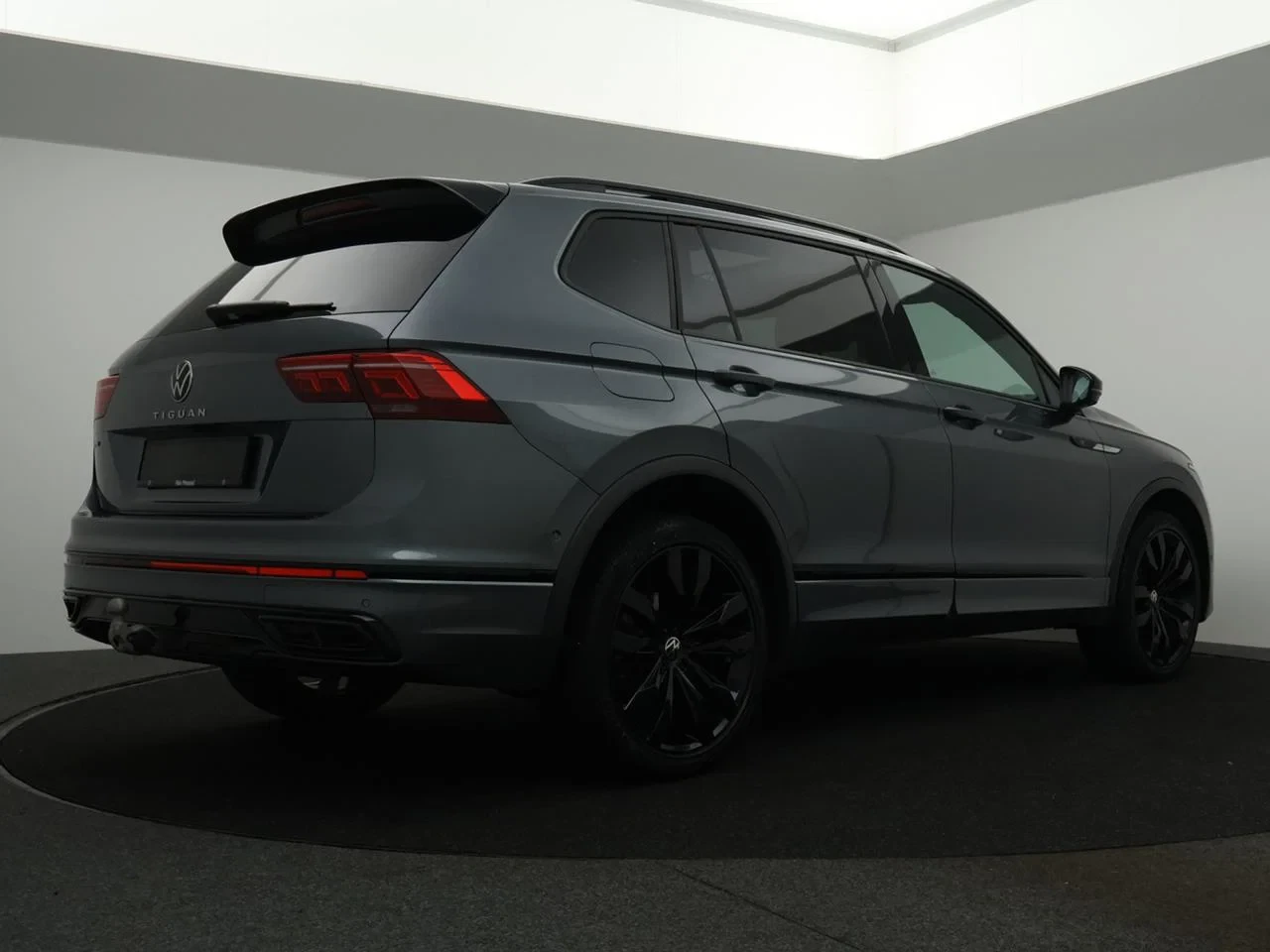 Volkswagen-Tiguan Allspace-image-6