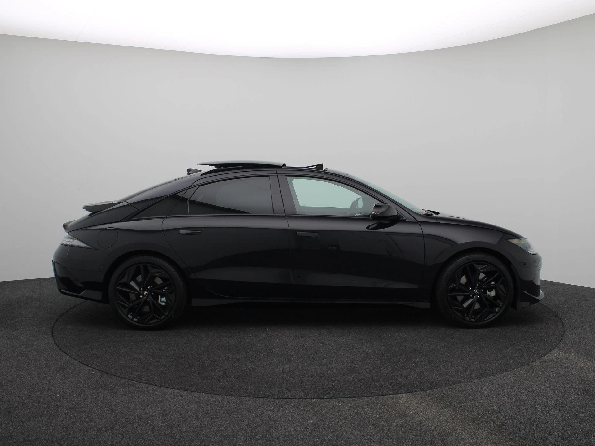 Hyundai-IONIQ 6-image-5