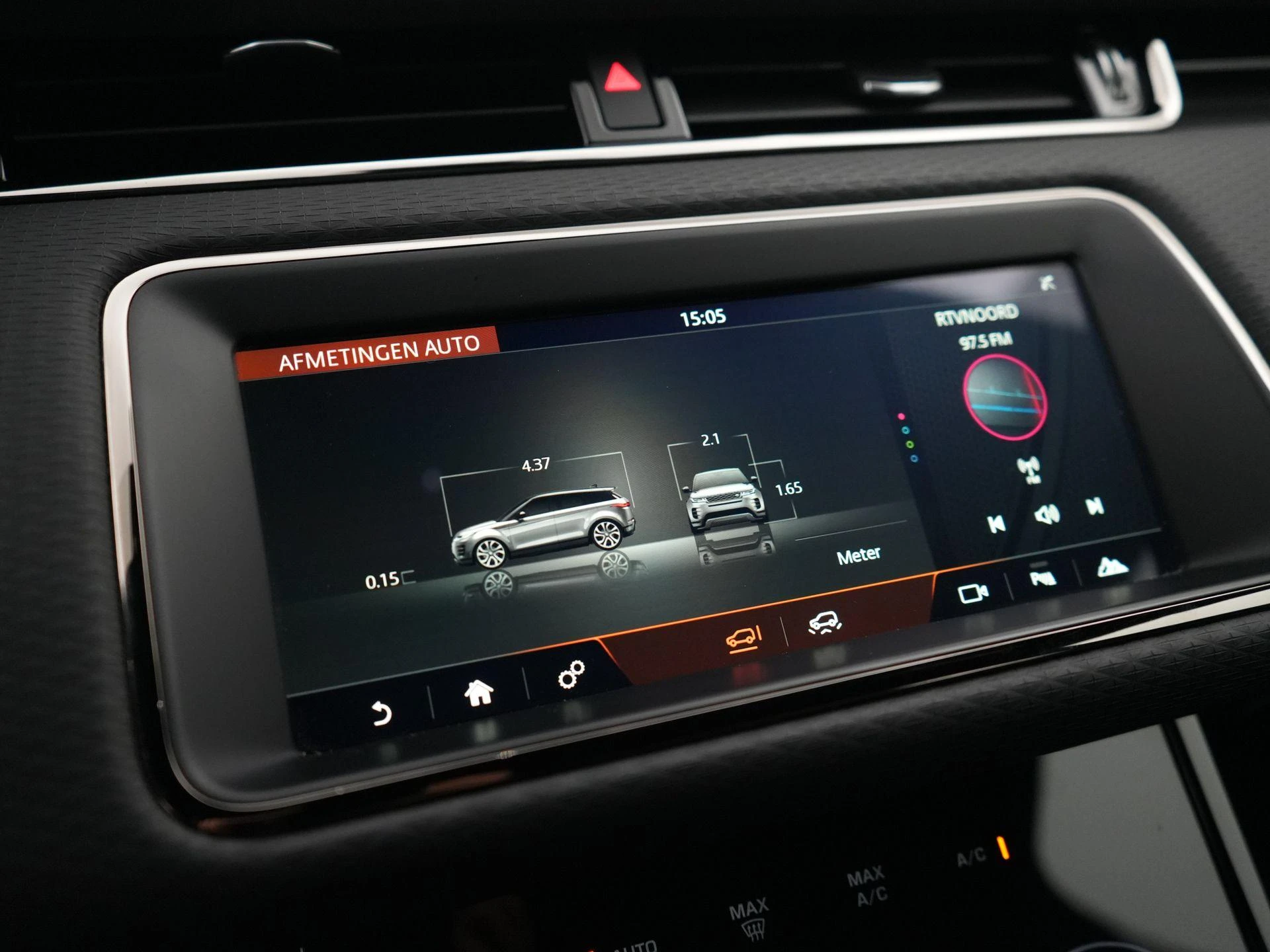 Land Rover-Range Rover Evoque-image-28