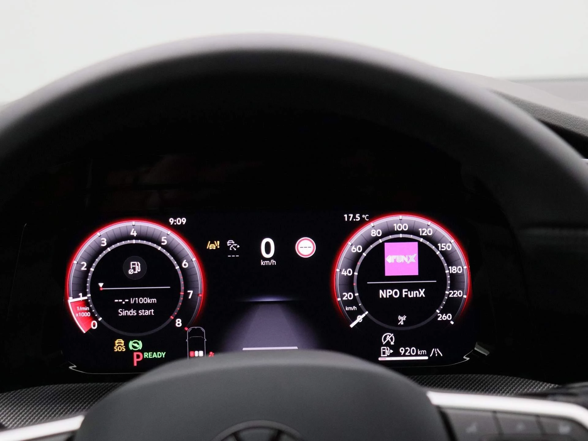 Volkswagen-Golf-image-7